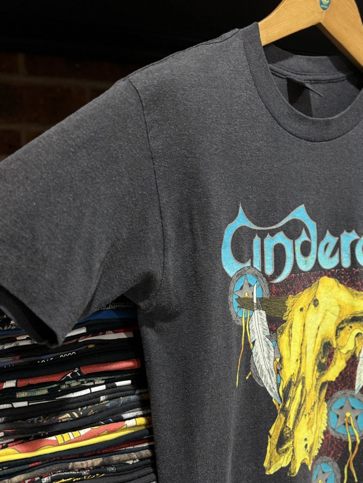 Band Tees Vintage 80s Cinderella Rock Tour Japan Faded Tee Size US M / EU 48-50 / 2 - 6 Thumbnail