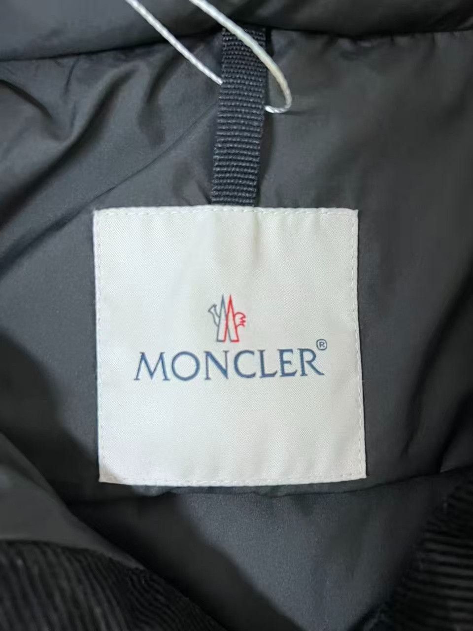 Moncler Moncler Corduroy Short Black Down Jacket Size US S / EU 44-46 / 1 - 4 Thumbnail