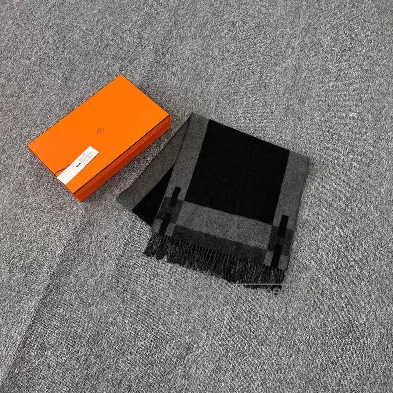 Hermes Hermes Black and Grey Color Blocked Cashmere Fringe Scarf Size ONE SIZE - 1 Thumbnail