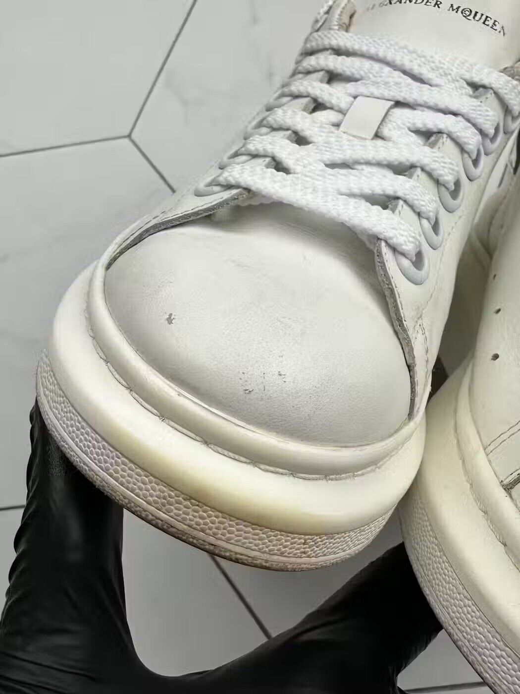Alexander McQueen Alexander McQueen Oversized Leather Sneakers (B127) Size US 7 / IT 37 - 10 Thumbnail