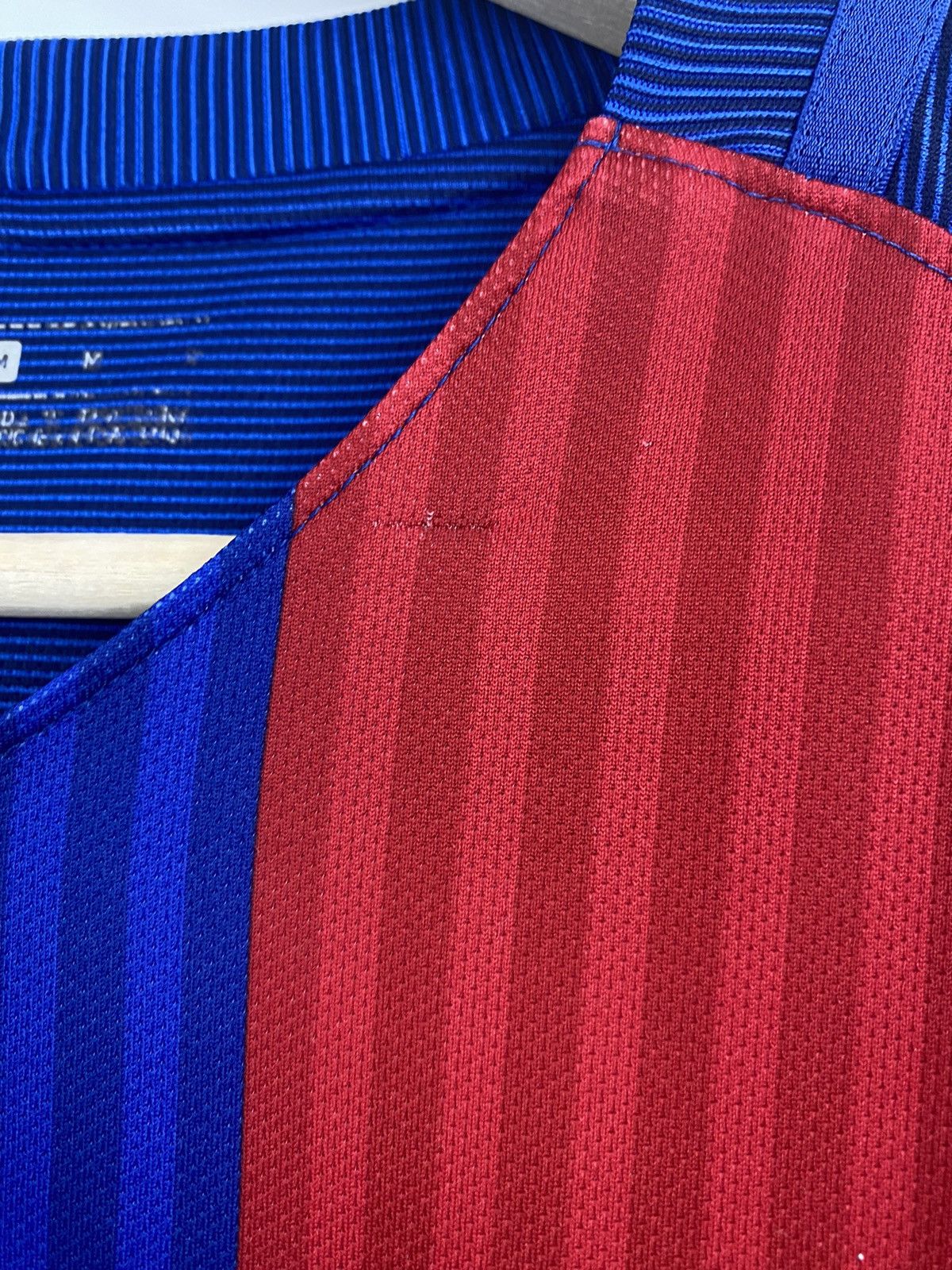 Nike F. C. Barcelona 2016 Nike Soccer Jersey t-shirt Size US M / EU 48-50 / 2 - 19 Thumbnail