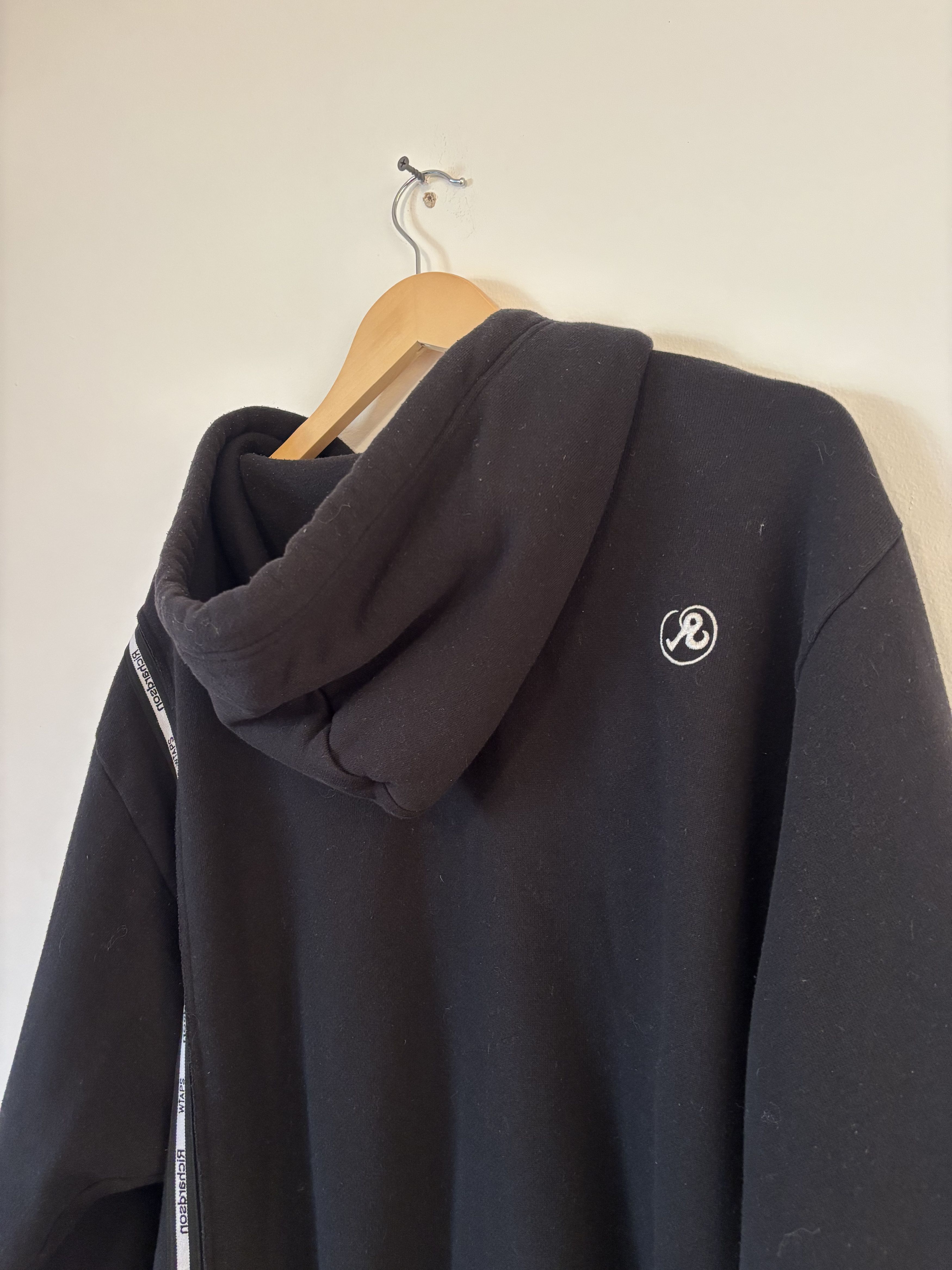 Richardson RICHARDSON x WTAPS Deconstructed Hoodie Black Size X02 Size US XXL / EU 58 / 5 - 2 Thumbnail