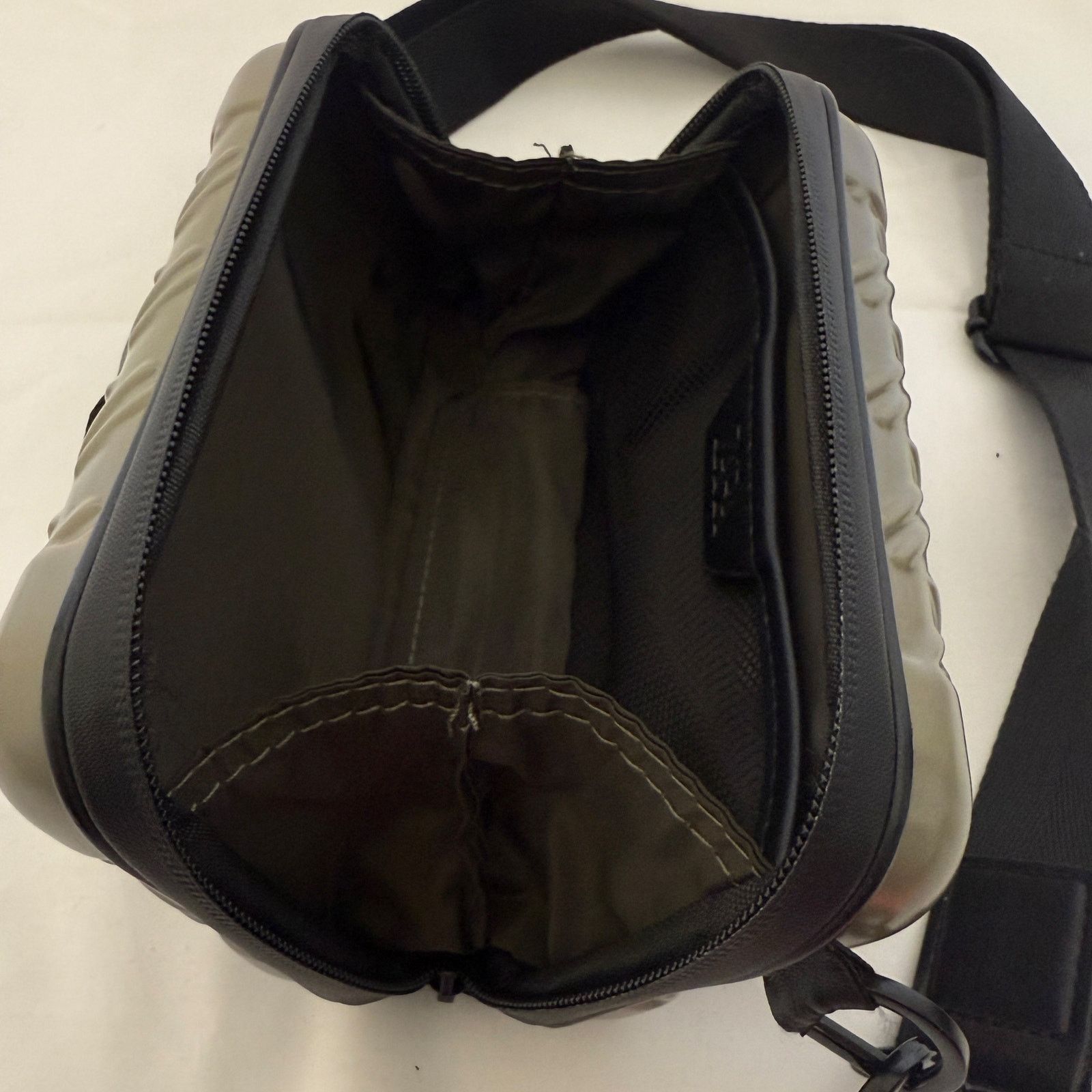 Zara Zara Rigid Crossbody Hard Shell Purse Bag Army Green Size ONE SIZE - 4 Thumbnail