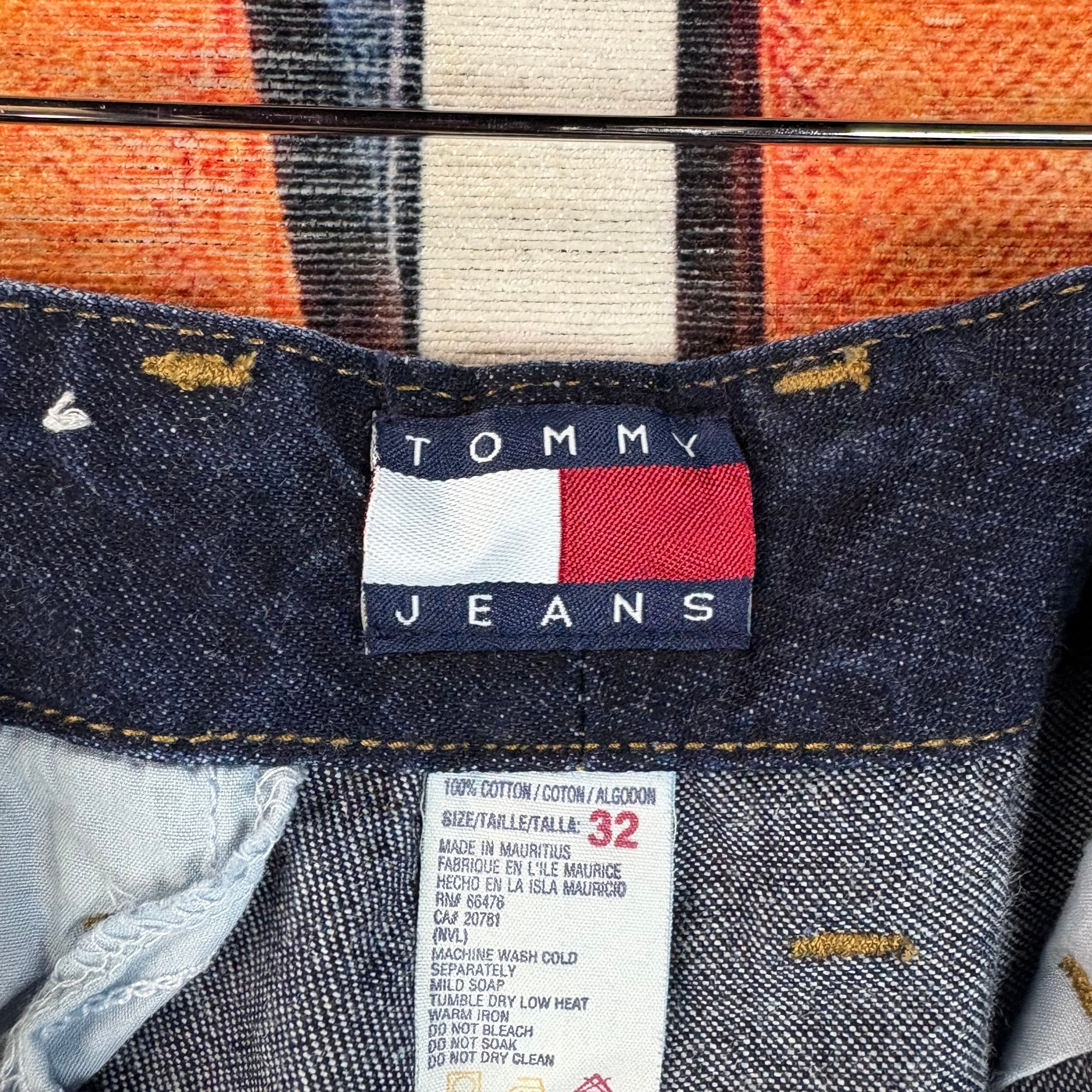 Tommy Hilfiger Vintage 90s Tommy Jeans Denim Cargo Shorts Size 32" Size US 32 / EU 48 - 2 Thumbnail