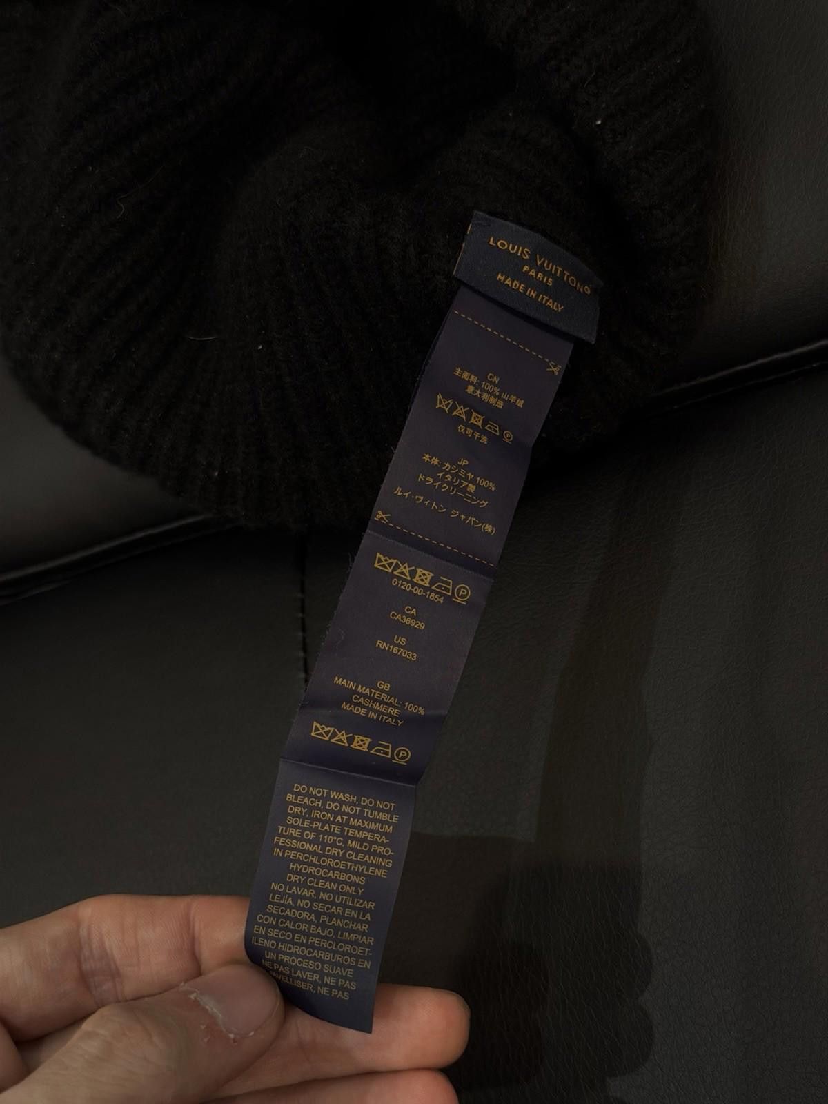 Louis Vuitton Louis Vuitton Black Men's Solid Knit Beanie Hat Gold LV $595 Size ONE SIZE - 7 Thumbnail