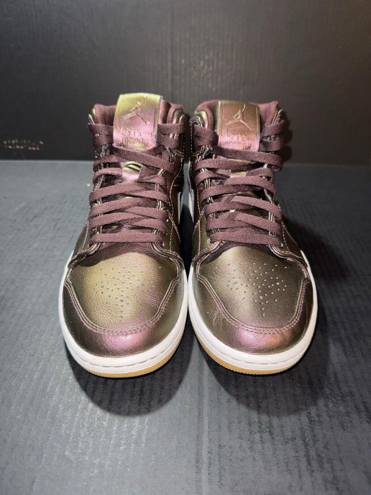 Jordan Brand Nike Air Jordan 1 Retro Mid Nouveau Burgundy 629151-605 Sz 9 Size US 9 / EU 42 - 3 Thumbnail