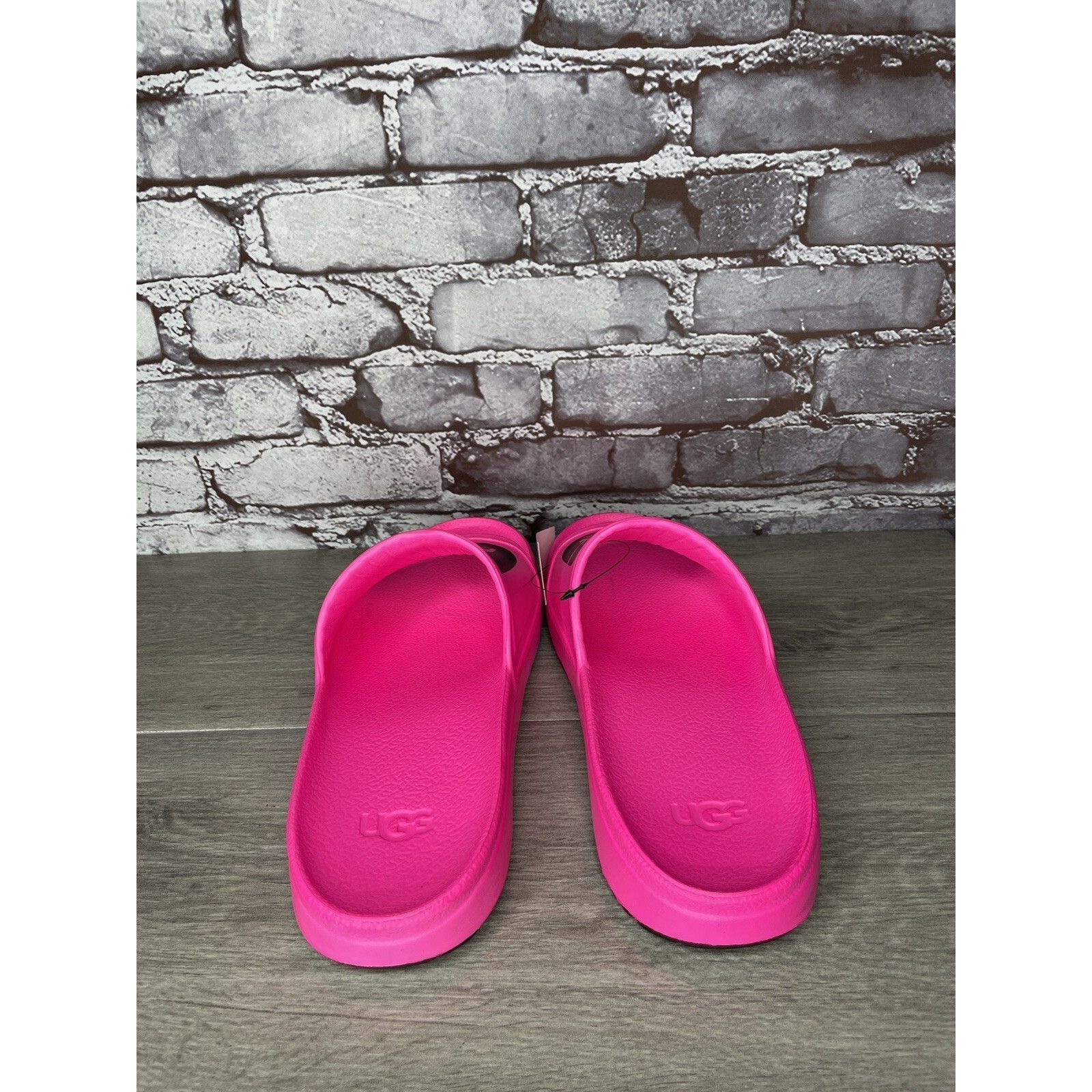 Ugg UGG WILCOX SLIDE Pink Rubber Light Waterproof Sport Sandals Size US 10 / EU 43 - 10 Thumbnail