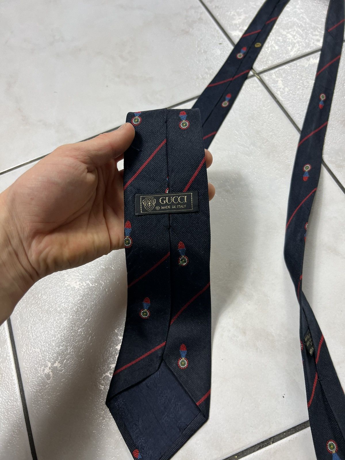 Gucci Vintage Gucci Italy silk tie striped navy red logo GG Size ONE SIZE - 11 Thumbnail