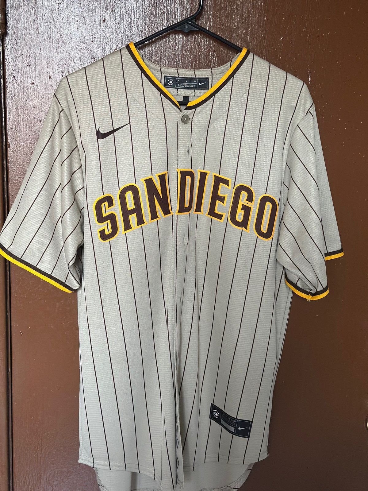 MLB Nike MLB Fernando Tatis Jr Jersey San Diego Padres (Medium) Size US M / EU 48-50 / 2 - 4 Thumbnail