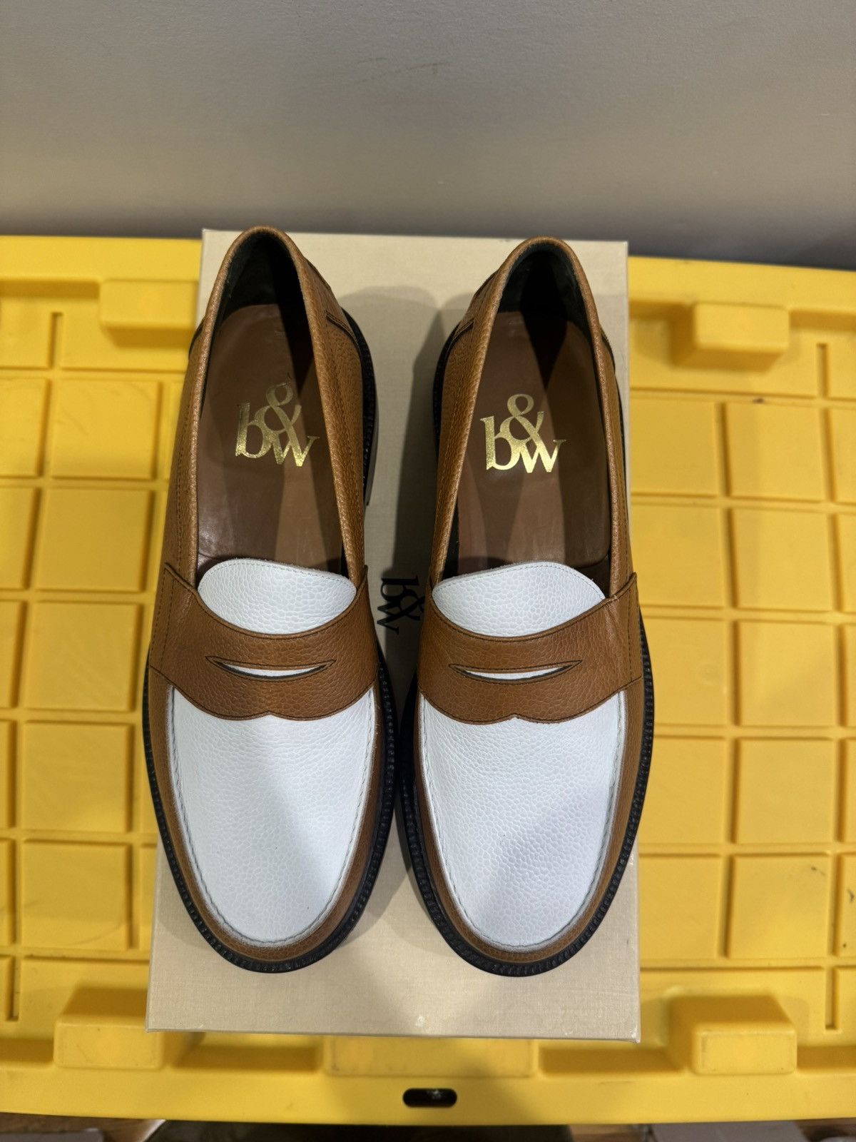 Blackstock & Weber Brown and white penny loafer Size US 10 / EU 43 - 2 Thumbnail