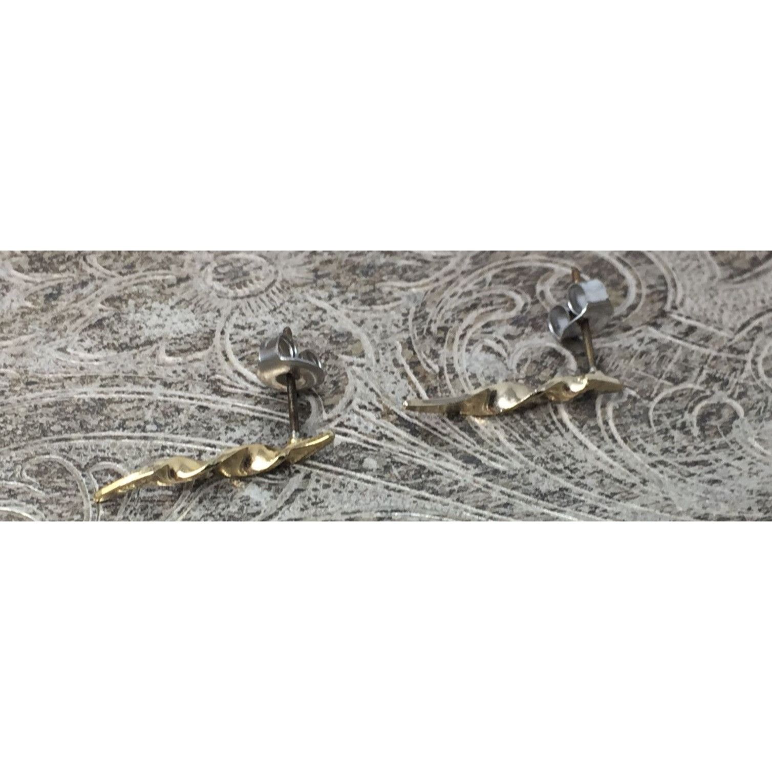 Other Women's Vintage Twisted Gold Tone Earrings with backs Size ONE SIZE - 3 Thumbnail