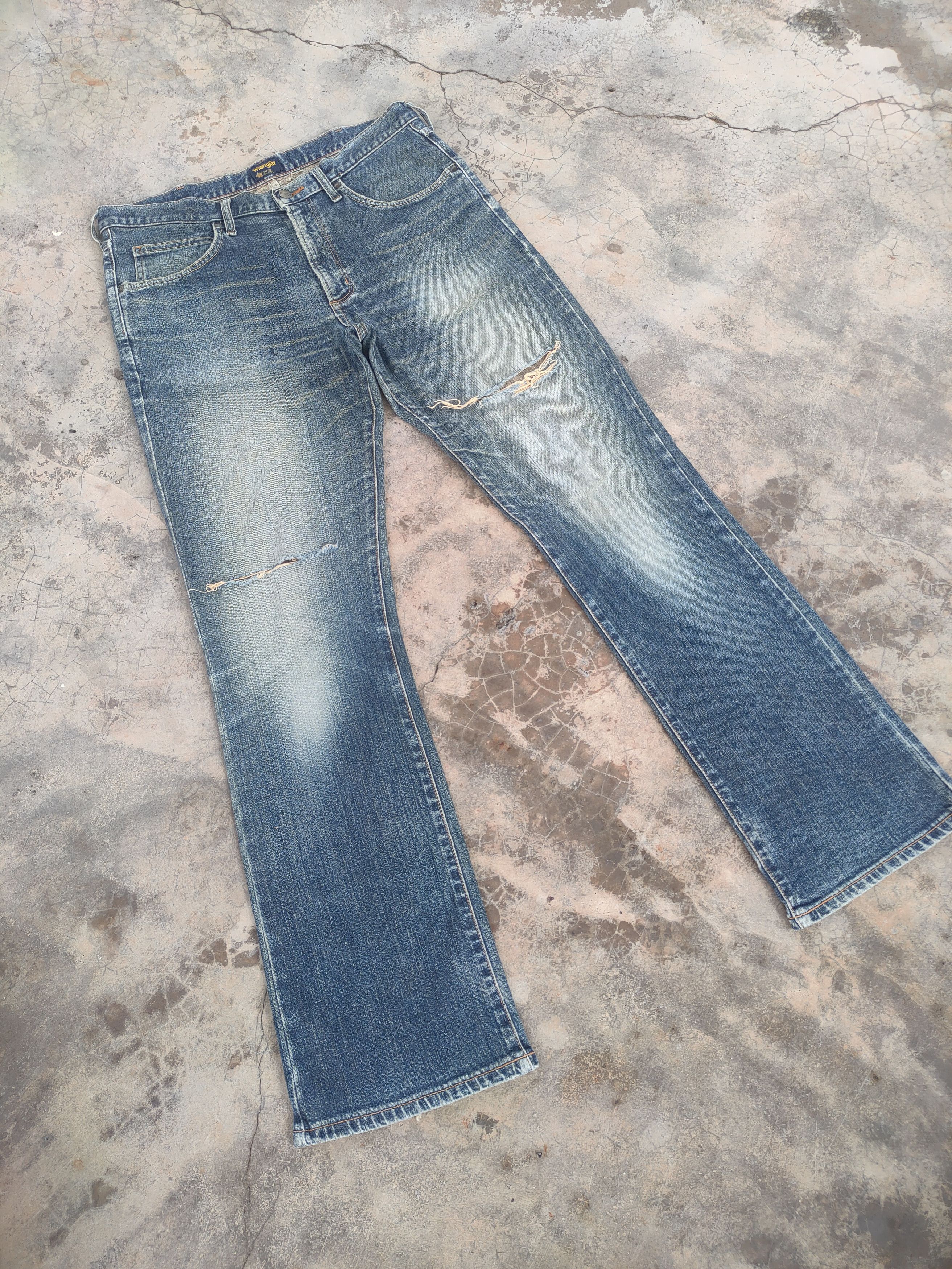 Wrangler W36 Vtg wrangler Faded distressed jeans denim pants Size US 35 - 1 Thumbnail