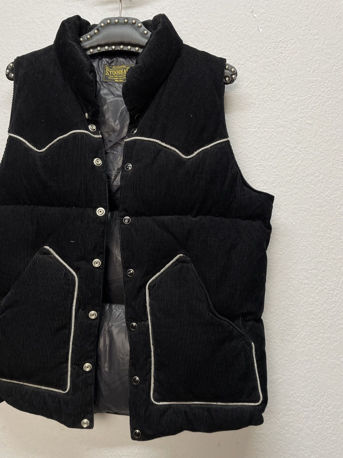 Vintage Vintage Stooge&Co 'Born To Raise Hell' Corduroy Puffer Vest Size US M / EU 48-50 / 2 - 5 Thumbnail