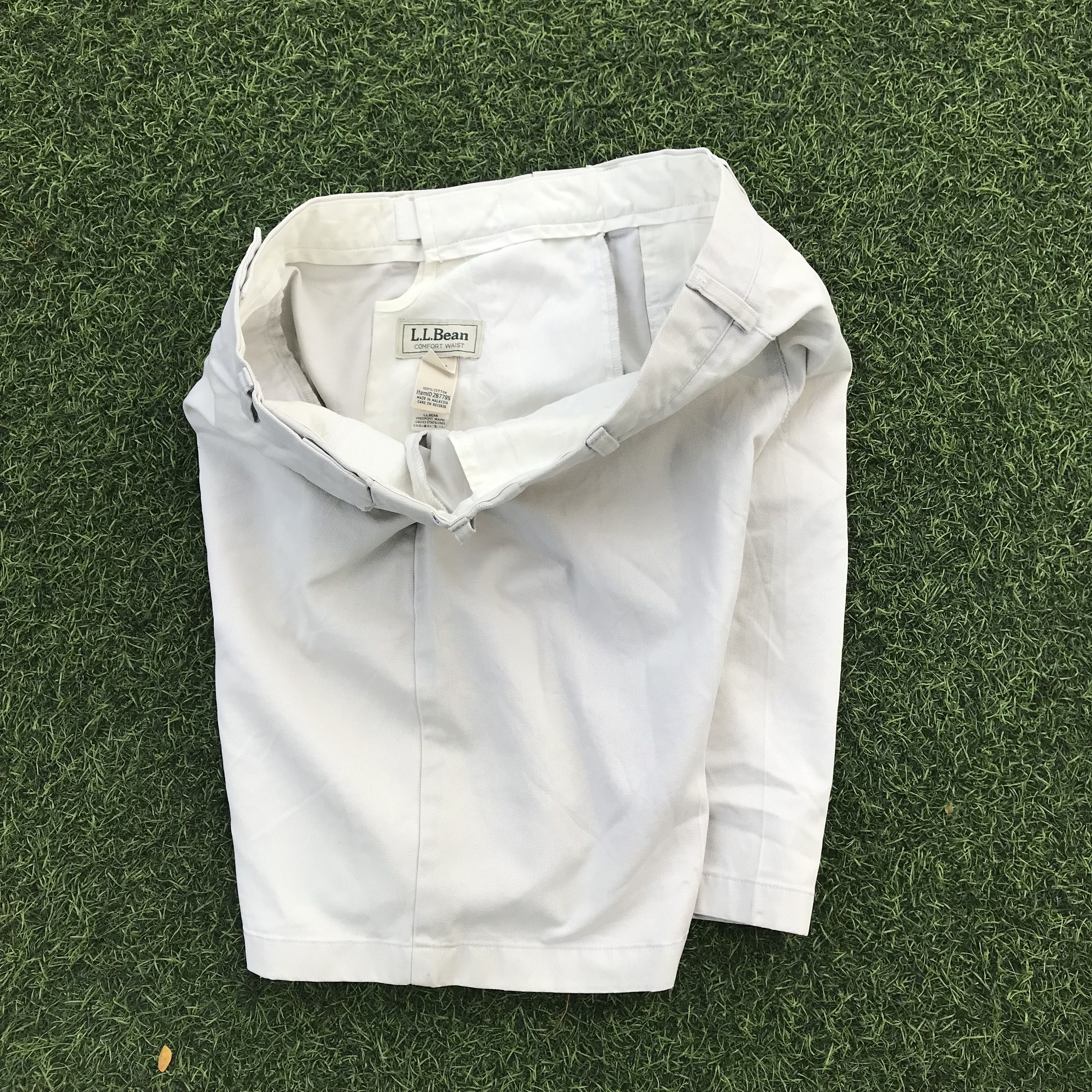 L.L. Bean × Vintage LL BEAN Freeport maine khakis Beige cream Short Safari pants Size US 34 / EU 50 - 12 Thumbnail