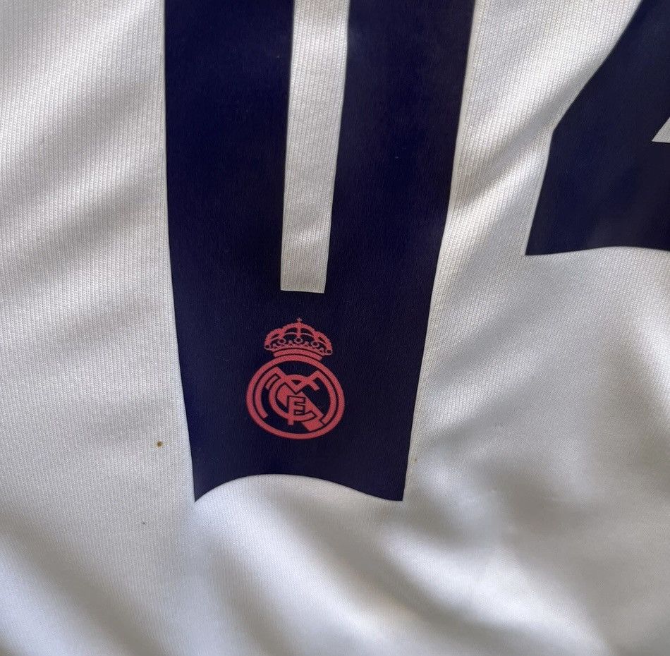 Adidas Casemiro jersey real madrid Size US S / EU 44-46 / 1 - 3 Thumbnail