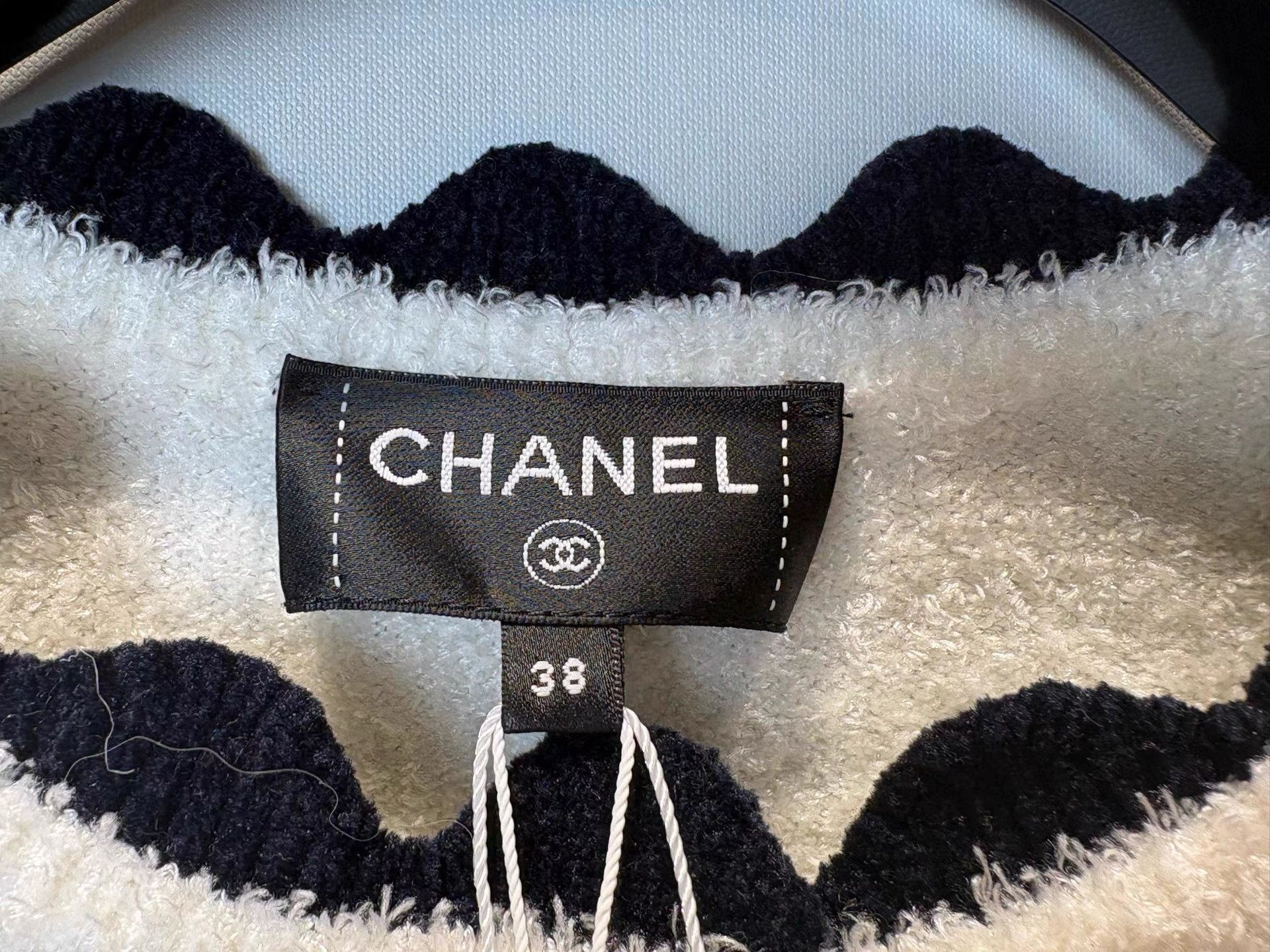 Chanel Chanel 26C White Lace Terry Cloth Cardigan K36 Size XS / US 0-2 / IT 36-38 - 3 Thumbnail