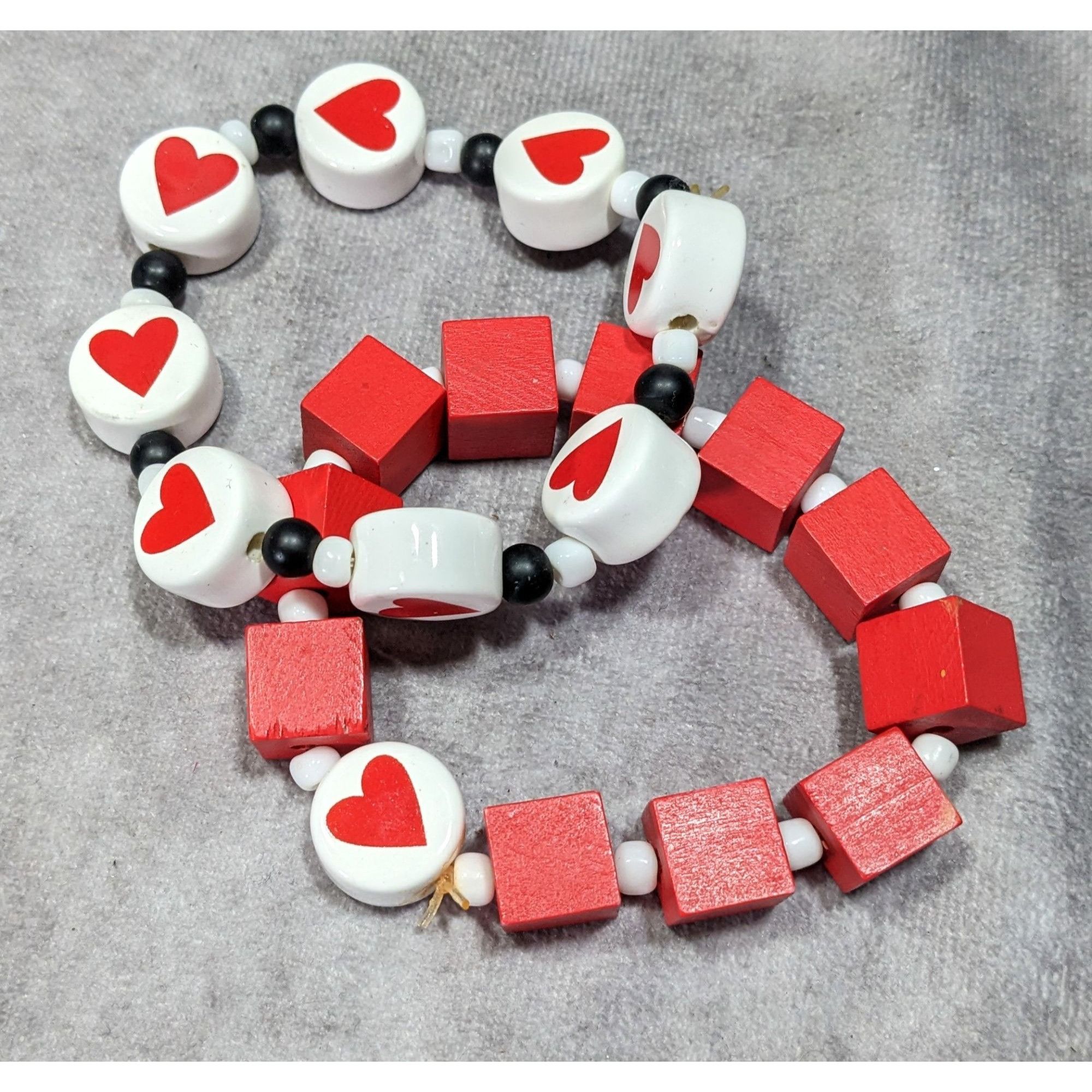 Other Square And Heart Red And White Beaded Stretch Bracelet Set Size ONE SIZE - 7 Thumbnail