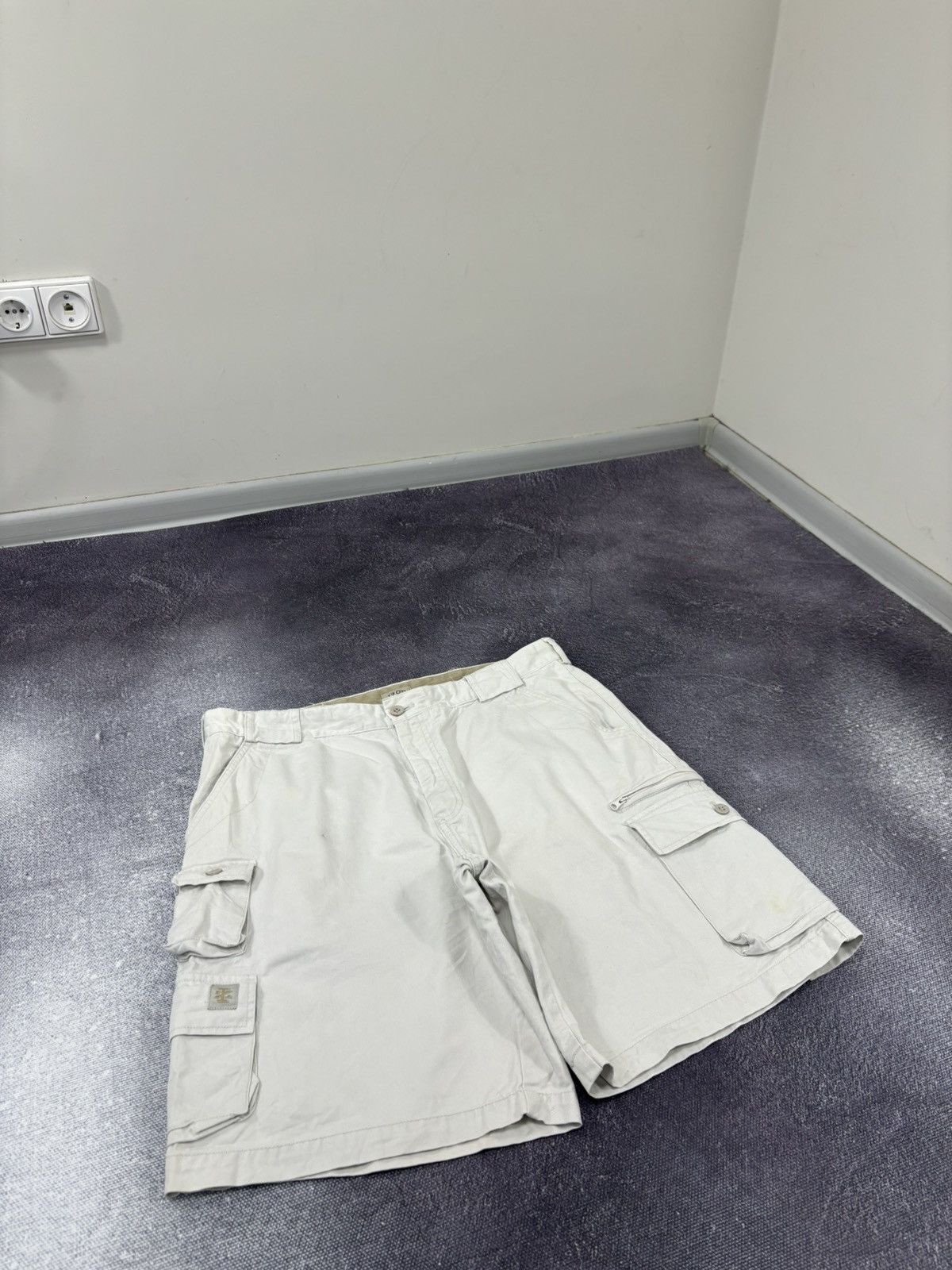 Izod Vintage Izod 2000s Wide Leg Skate Hype Baggy Cargo Shorts Size US 38 / EU 54 - 3 Thumbnail