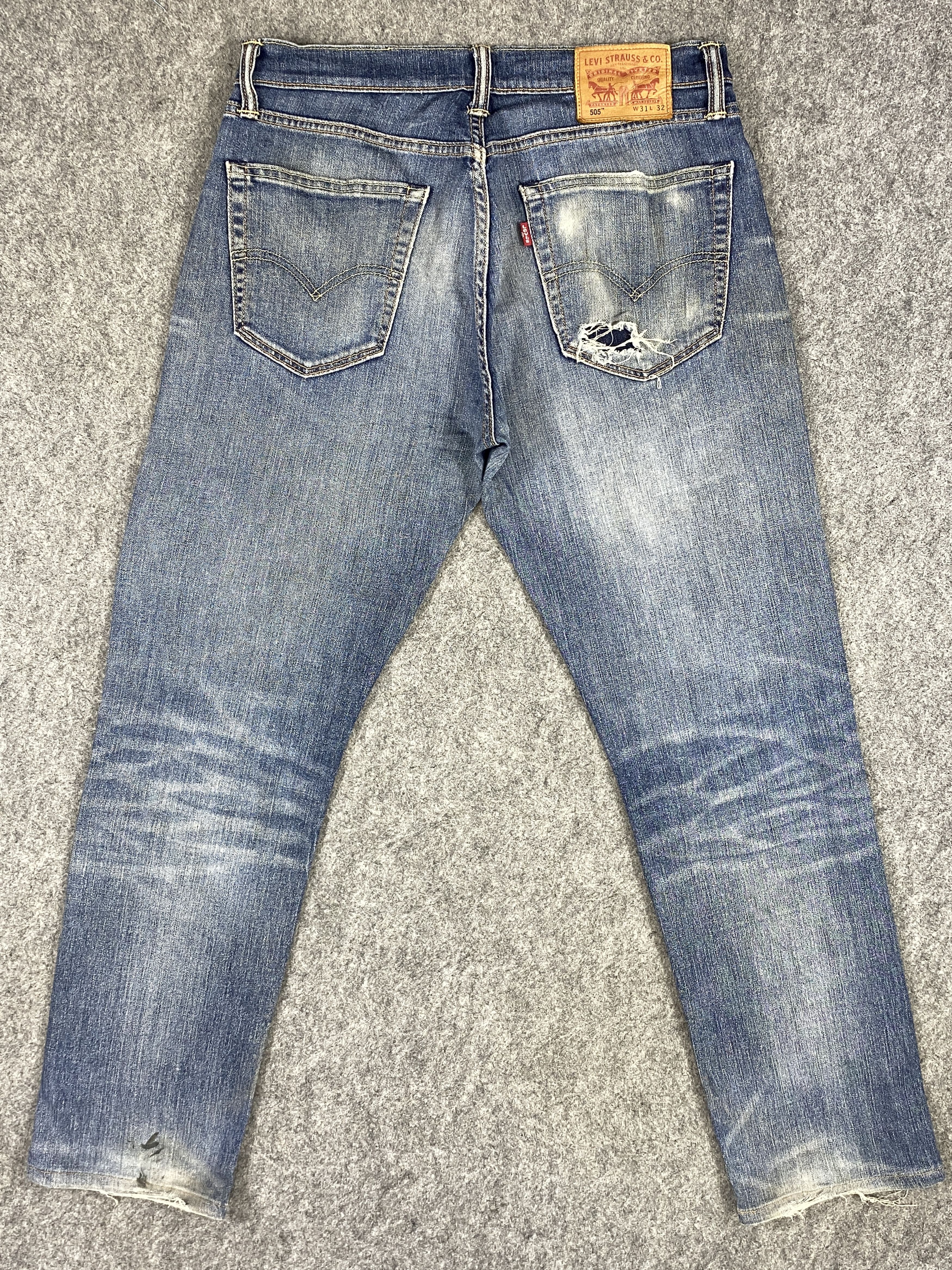 Levi's Distressed Blue Levi's Jeans 505 32x31 Denim -JN1883 Size US 32 / EU 48 - 2 Thumbnail