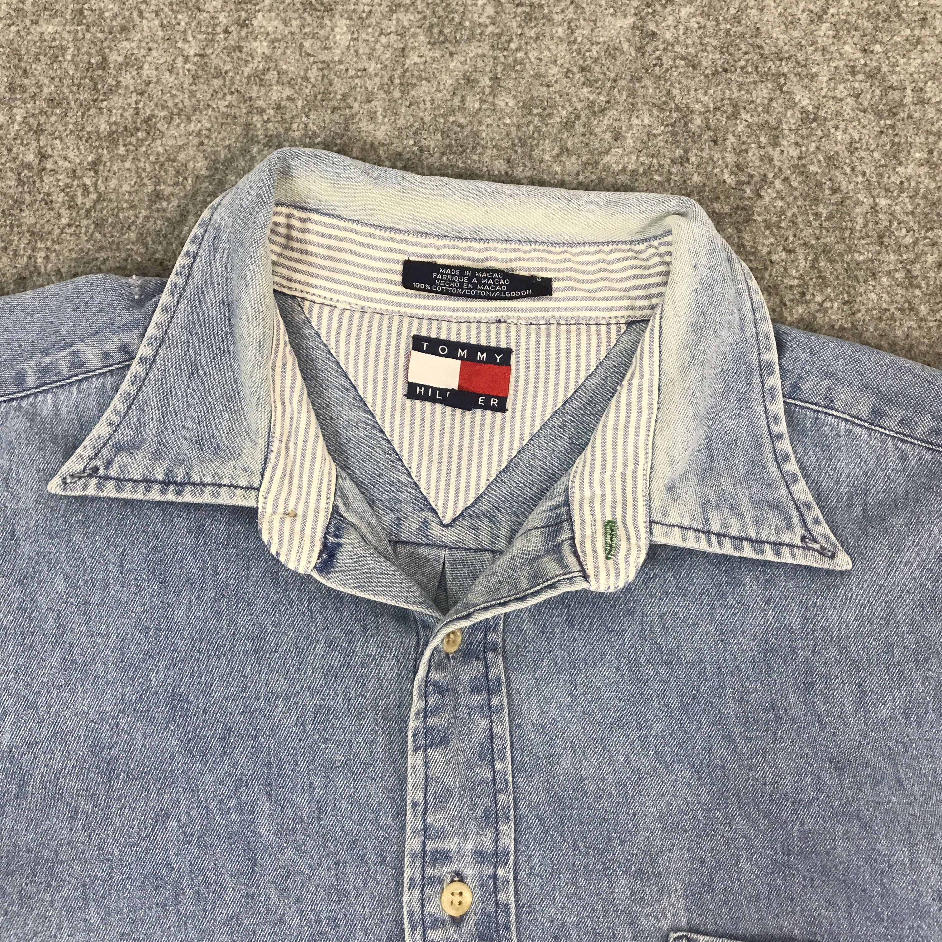 Tommy Hilfiger tommy hilfinger denim button up t-shirt K44B58 Size US L / EU 52-54 / 3 - 7 Thumbnail