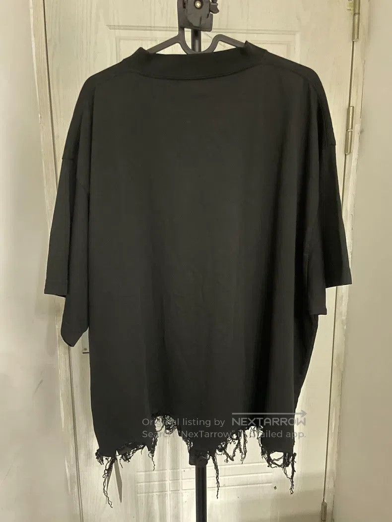 Balenciaga Balenciaga Solid Color Letter Logo Embroidered Crew Neck S Size US S / EU 44-46 / 1 - 2 Thumbnail