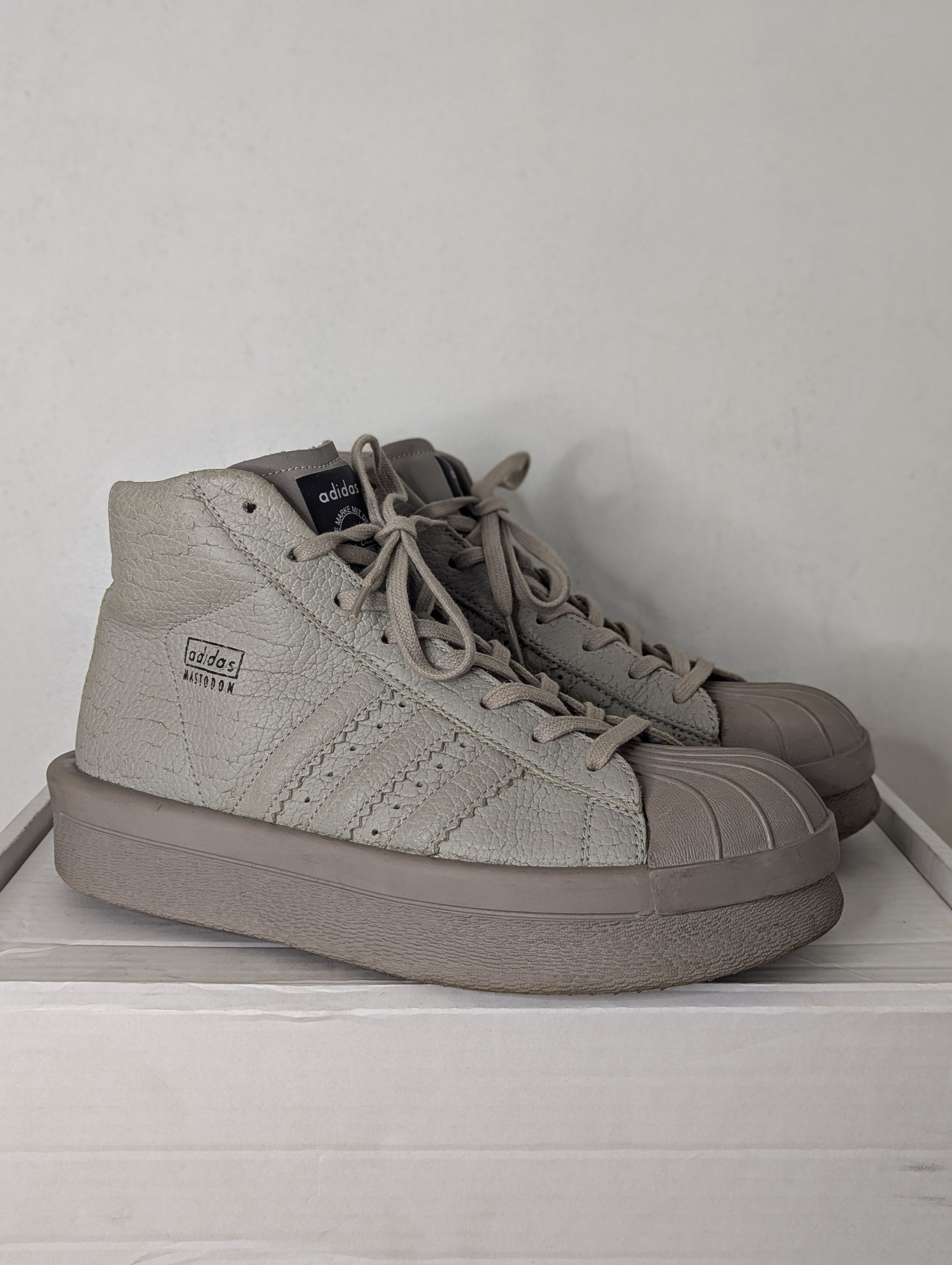 Pearl grey adidas superstar best sale