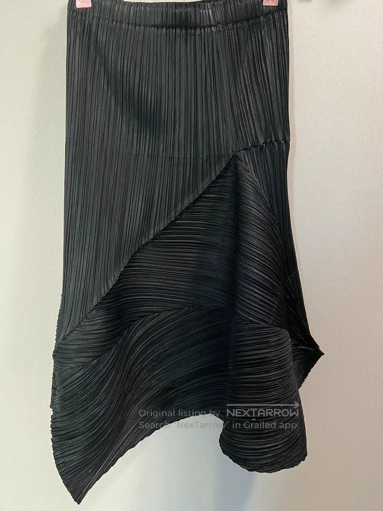 Issey Miyake Issey Miyake size:3 Black Midi Skirt Size 22" - 2 Thumbnail