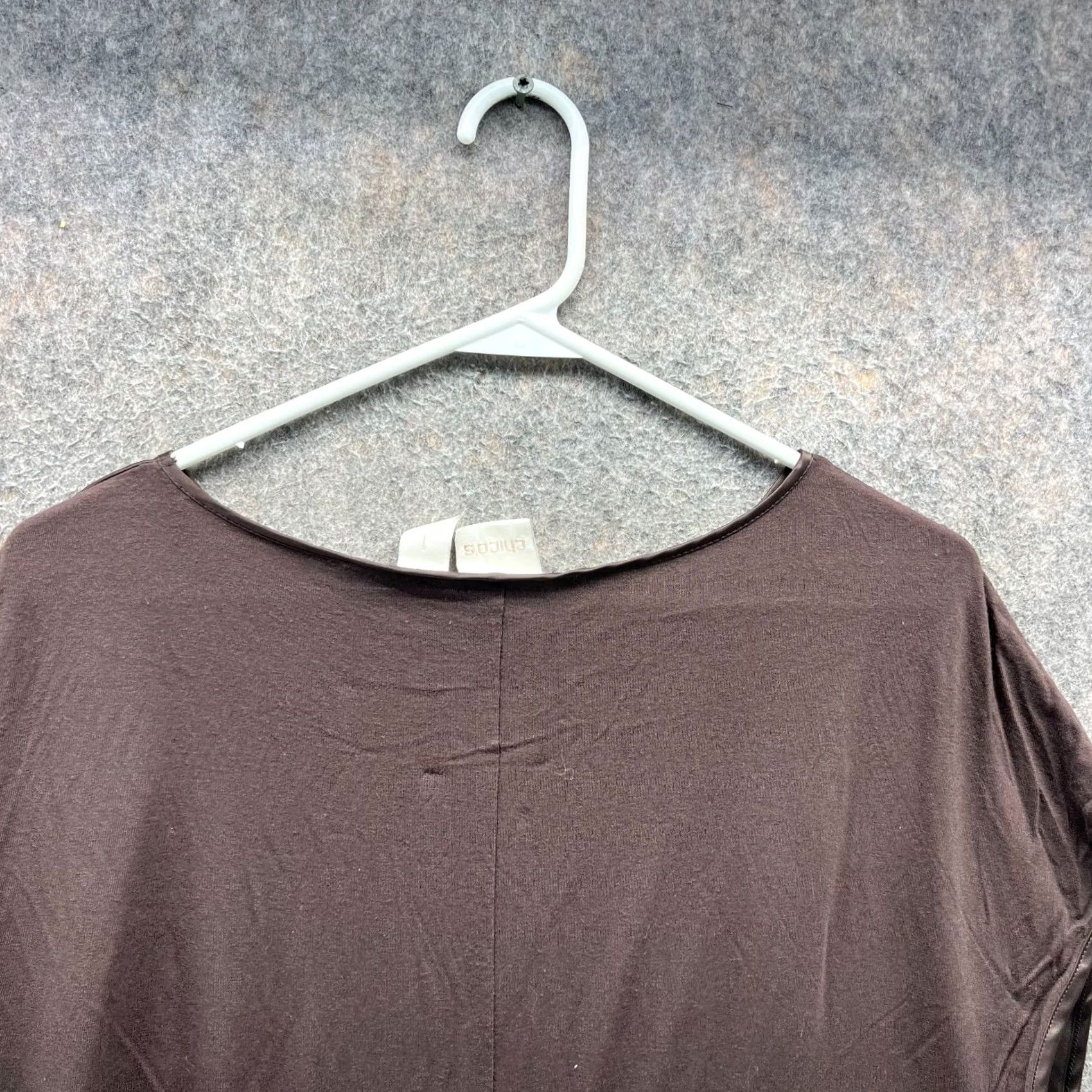 Vintage Chico's Blouse Womens 1 Brown Satin Short Sleeve Round Neck Asymmetrical Hem Shirt Size 1 Size XS / US 0-2 / IT 36-38 - 3 Thumbnail