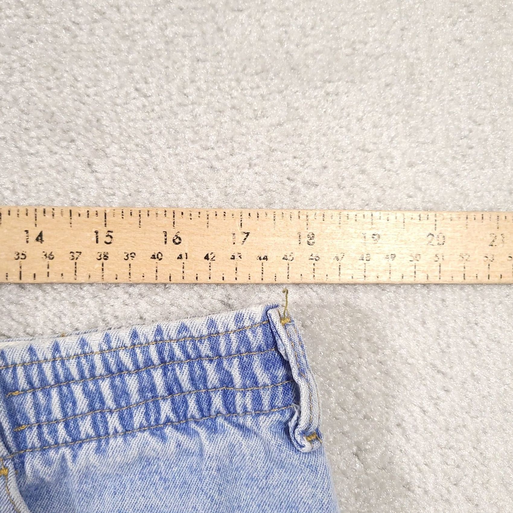 Lee VTG Lee Rider Jean Shorts Womens 20W Medium High Rise Light Blue Faded Stained Bermuda Shorts Jeans Size 42" / US 20 - 4 Thumbnail