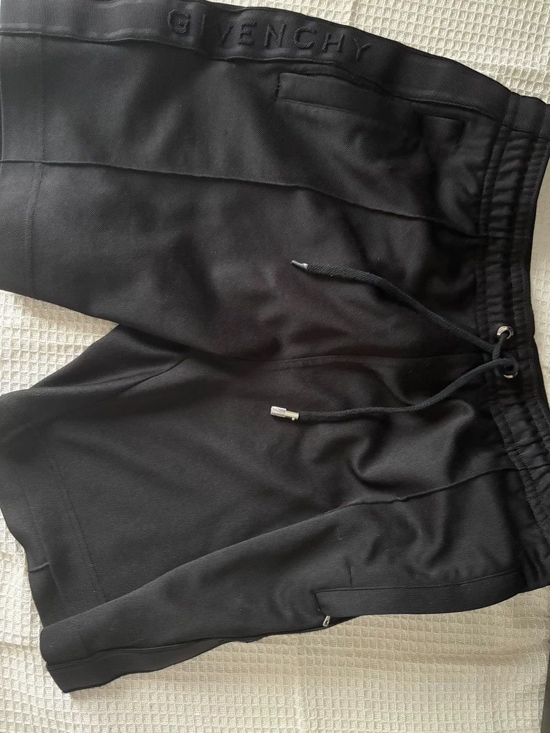 Givenchy Givenchy SizeXL Logo Shorts Size US 30 / EU 46 - 1 Thumbnail