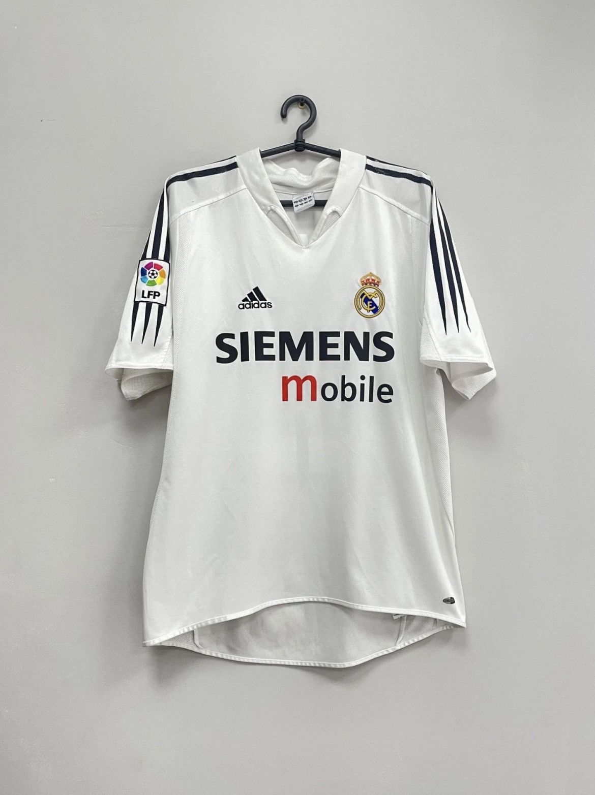 Adidas Real Madrid 2004/2005 Home Football Jersey #23 David Beckham Size US M / EU 48-50 / 2 - 2 Thumbnail