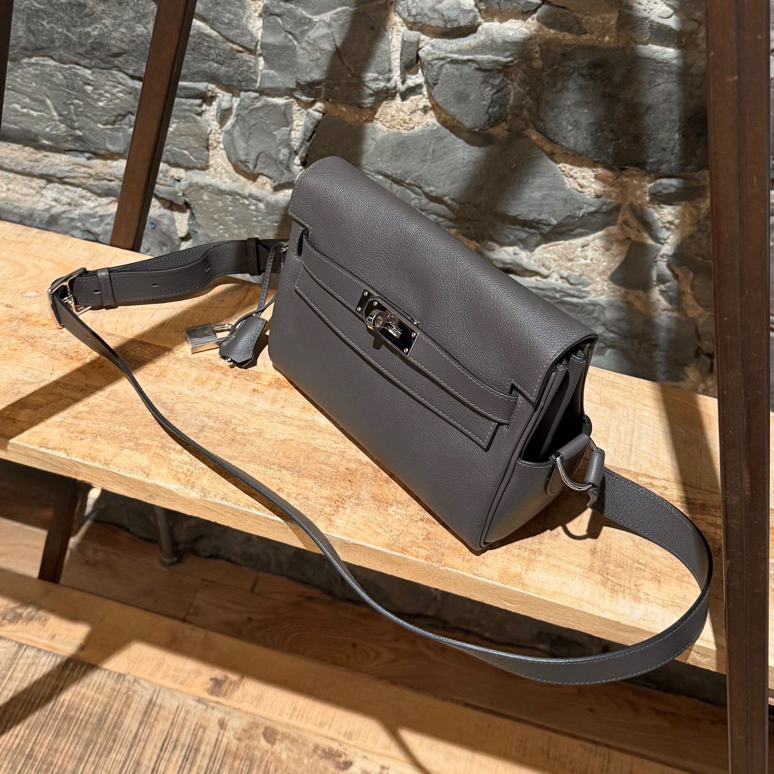 Hermes Hermès 2023 Vert de Gris Evercolor Kelly Messenger PM Bag Size ONE SIZE - 23 Thumbnail