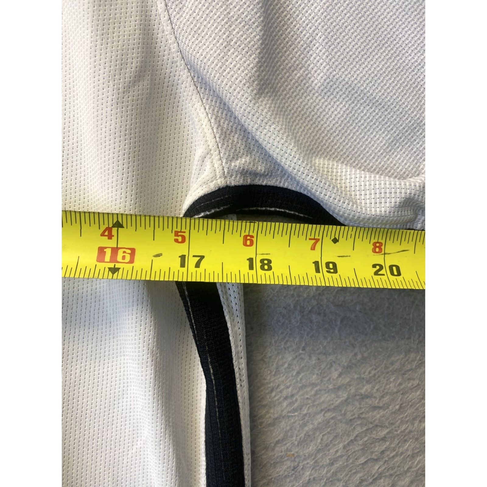 Nike NIKE Dri-Fit Tailwind V-Neck Shirt Men's L White, Solid, Athletic, Short Sleeve, Breathable, Quick Dry, Reflective, Pockets, Casual Activewear Size US L / EU 52-54 / 3 - 5 Thumbnail
