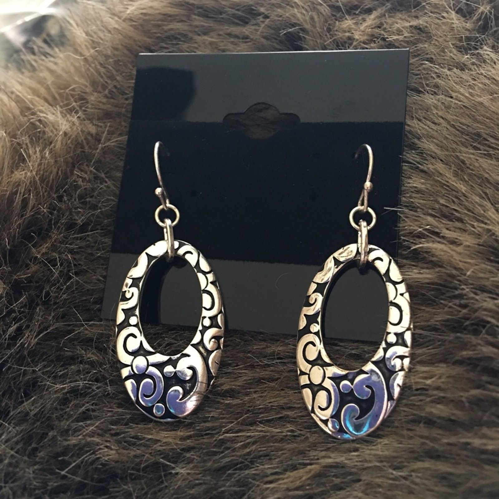 Jewelry Silver and black filigree design disc earrings Size ONE SIZE - 2 Thumbnail