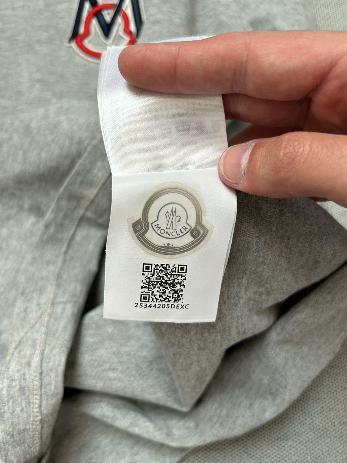 Moncler Moncler t-shirt Size US L / EU 52-54 / 3 - 7 Thumbnail