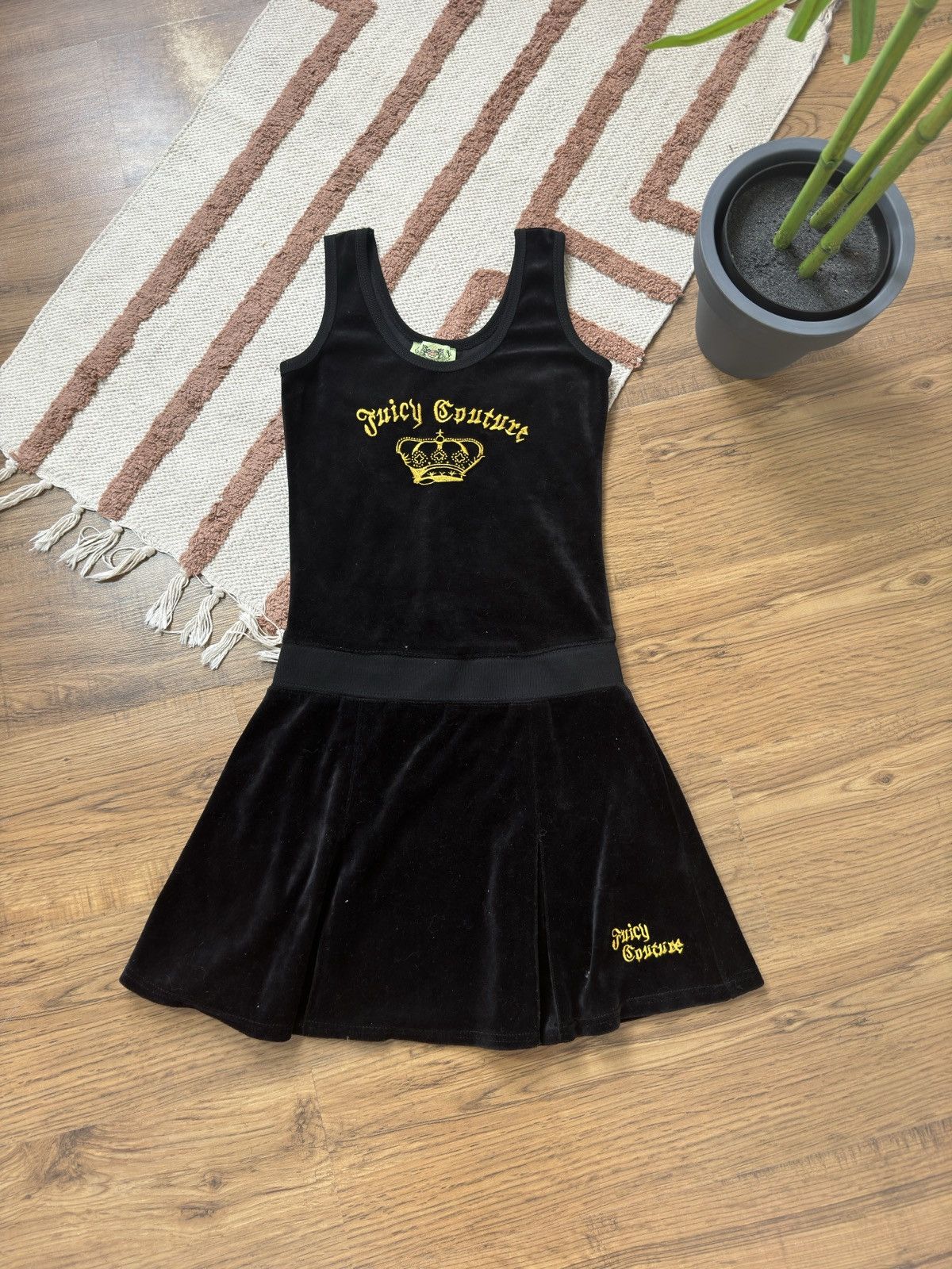 Juicy Couture VINTAGE VELOUR JUICY COUTURE MINI DRESS Size L / US 10 / IT 46 - 1 Thumbnail