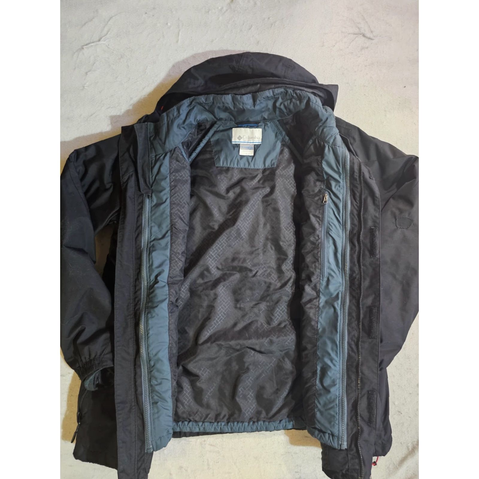 Vintage VINTAGE Columbia Interchange Jacket Mens Lg Winter Full Zip Black/Red Long Sleeve Hooded Size US L / EU 52-54 / 3 - 7 Thumbnail