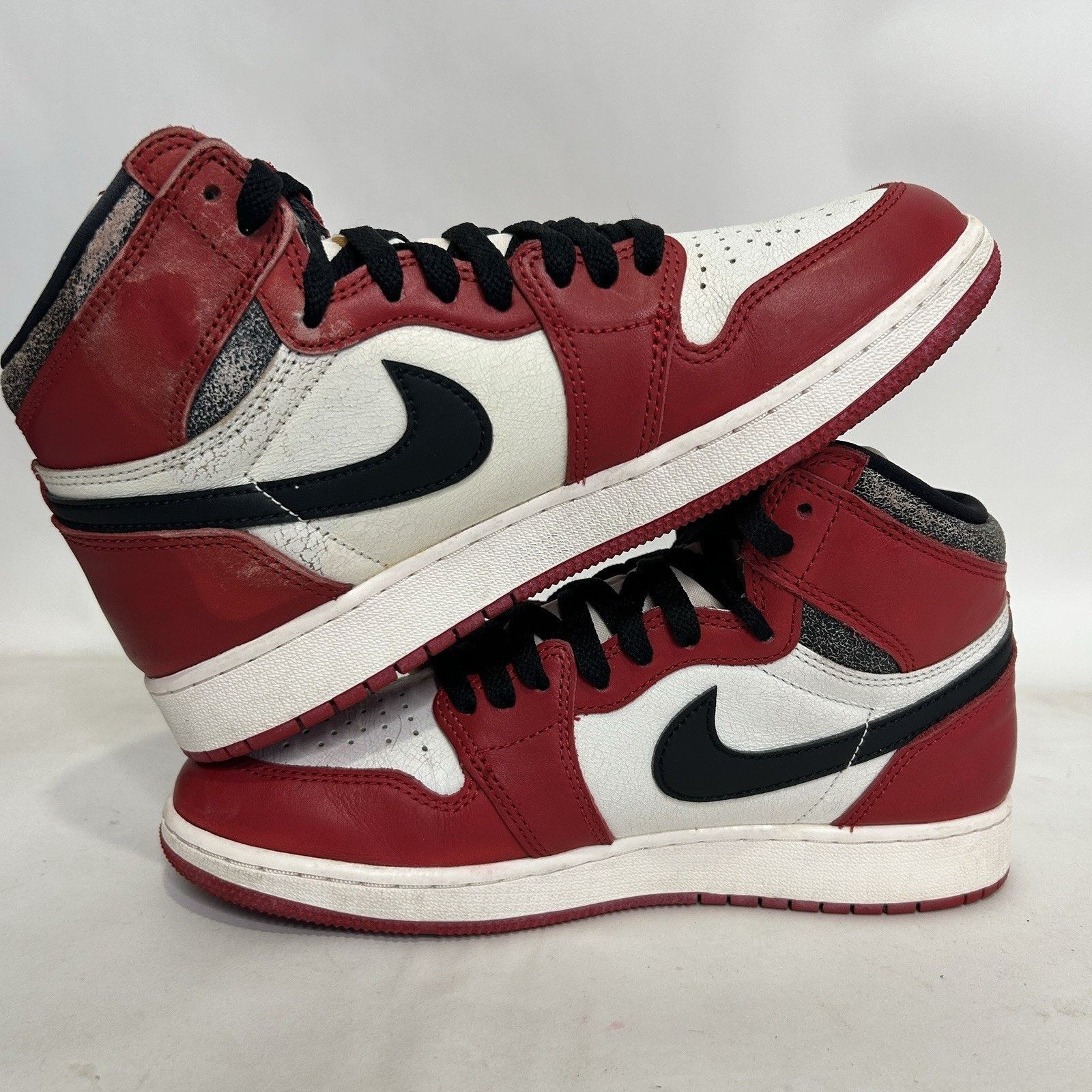 Jordan Brand Nike Air Jordan 1 Retro High GS “Chicago/Lost and Found” Size US 8.5 / IT 38.5 - 3 Thumbnail