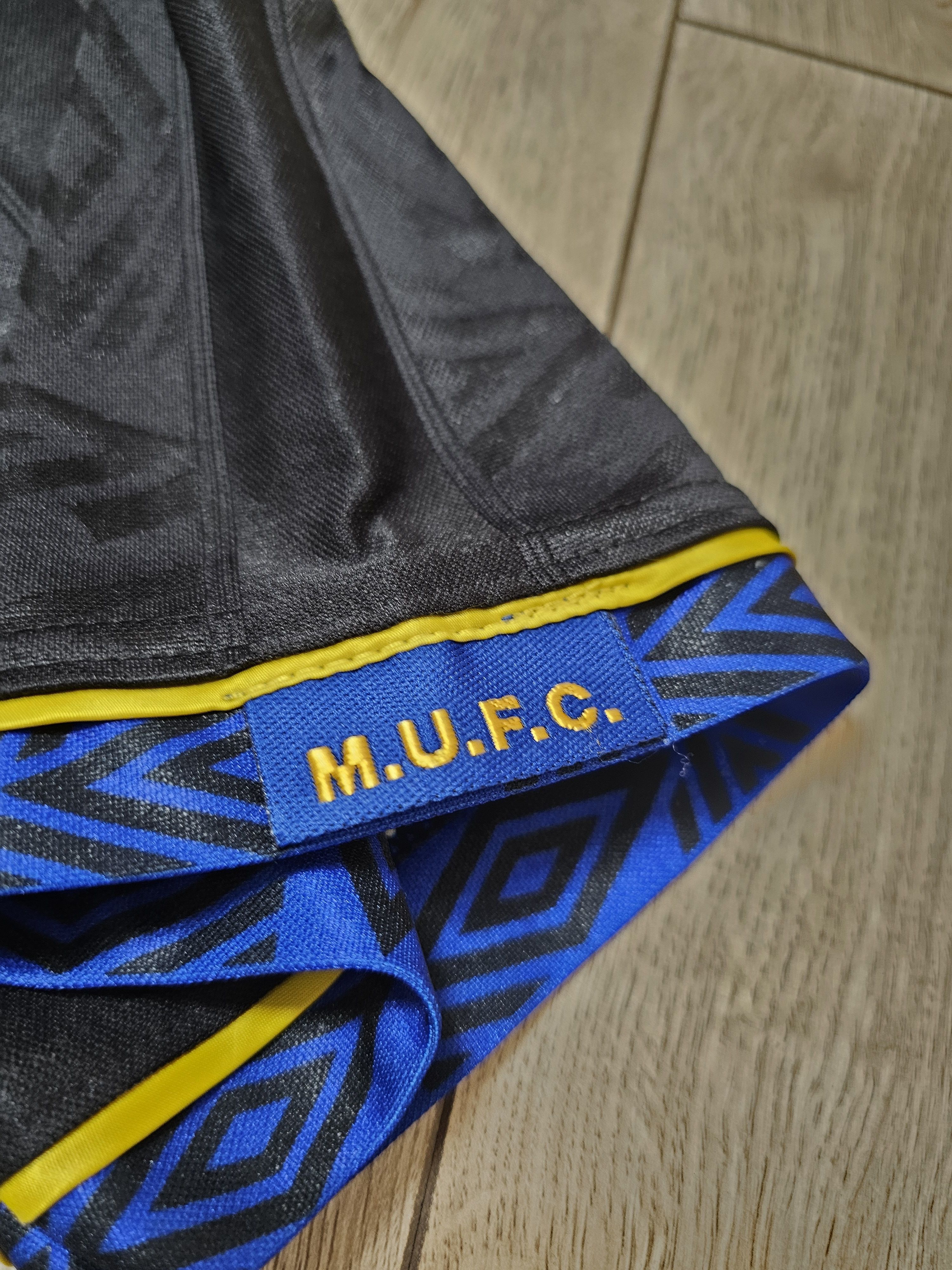 Vintage MANCHESTER UNITED 1993 1995 AWAY FOOTBALL SOCCER JERSEY Size US M / EU 48-50 / 2 - 8 Thumbnail