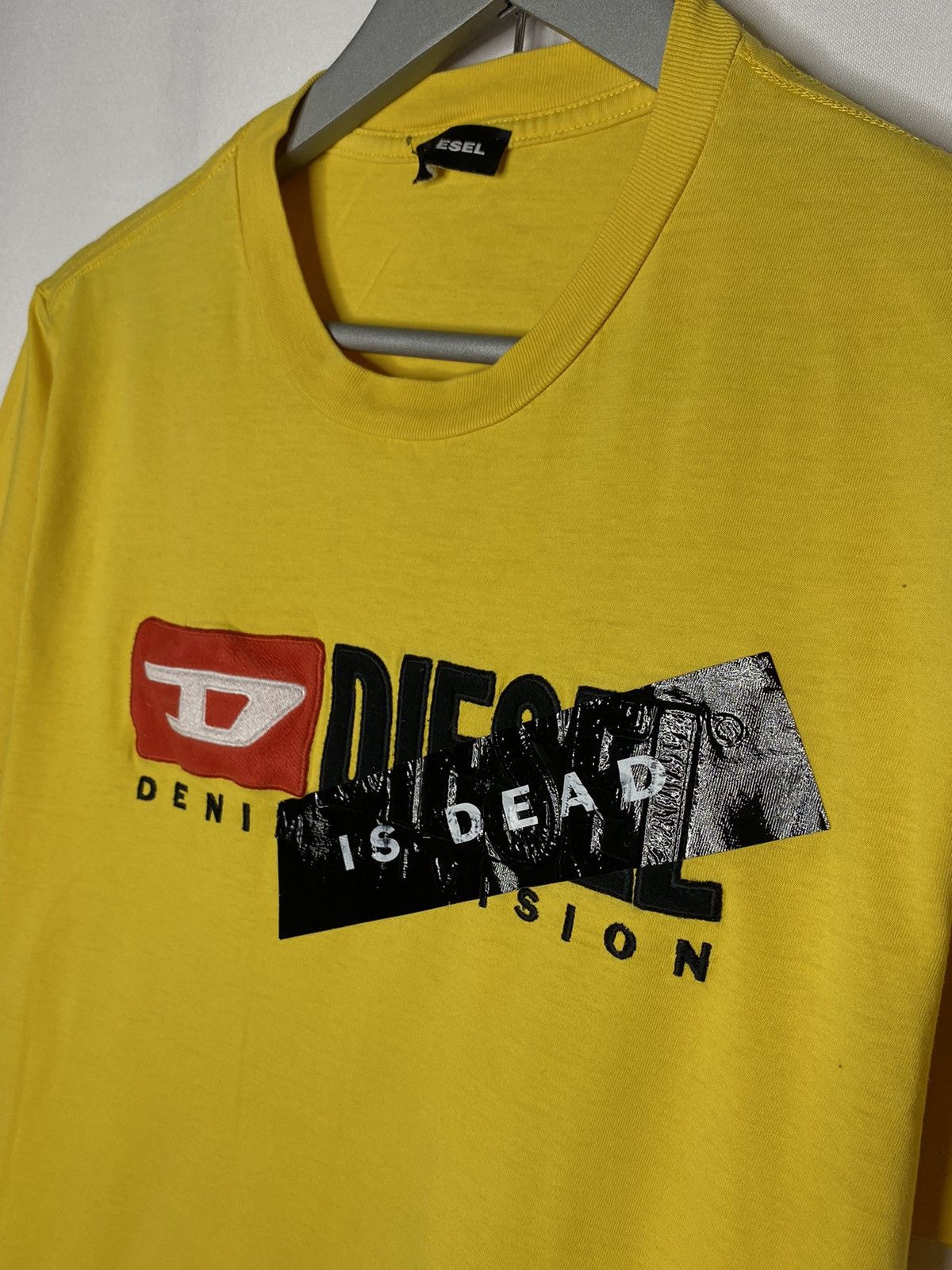 Diesel × Vintage Diesel “Is Dead” Denim Division T-Shirt Short Sleeve Vintage Size US S / EU 44-46 / 1 - 3 Thumbnail