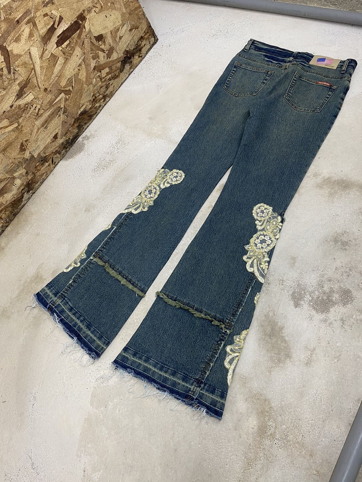 If Six Was Nine × Japanese Brand × Le Grande Bleu (L.G.B.) Flare Unisex PantoMime Mud Washed Embroid Flower Patchwork Size US 27 - 5 Thumbnail