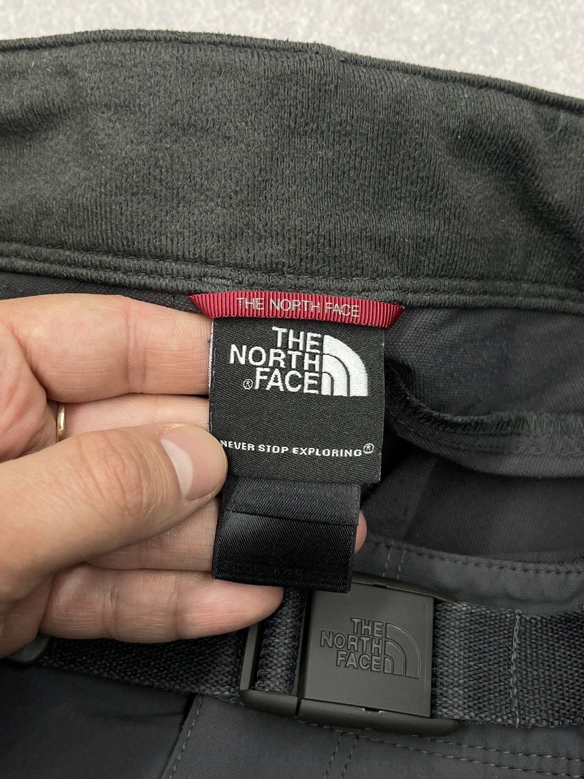 The North Face Mens The North Face Nylon Pants Grey Outdoor Gorpcore Size US 34 / EU 50 - 8 Thumbnail