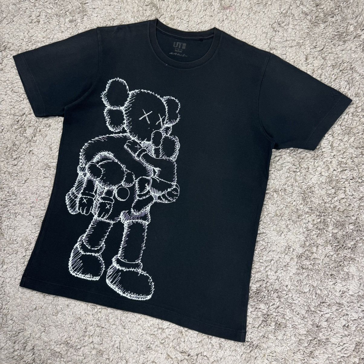 Japanese Brand UT x Kaws T-shirt Size US L / EU 52-54 / 3 - 4 Thumbnail