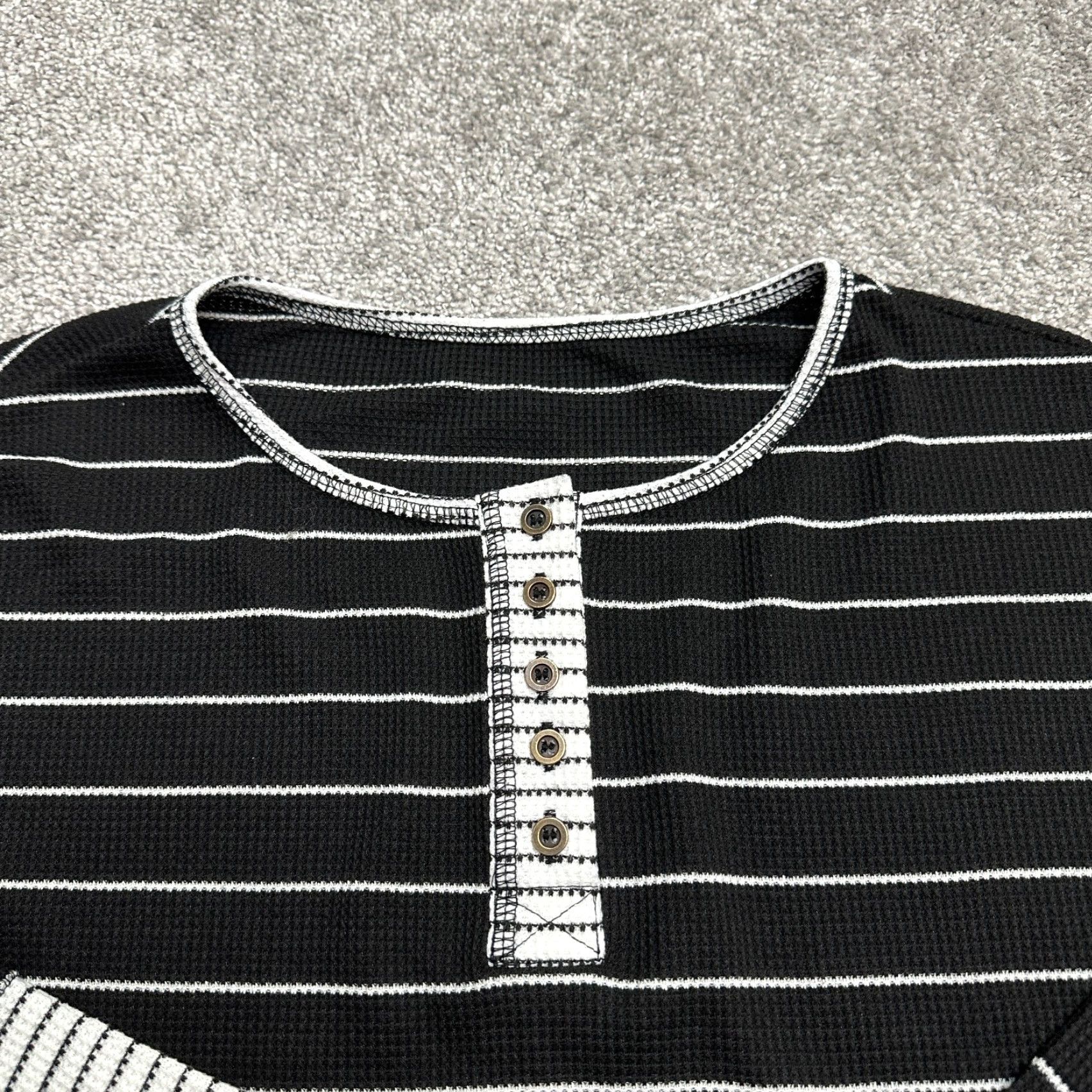 Vintage Unbranded Henley Pullover Sweater Womens M Black White Striped Waffle Knit Casual Shirt Womens Size M / US 6-8 / IT 42-44 - 3 Thumbnail