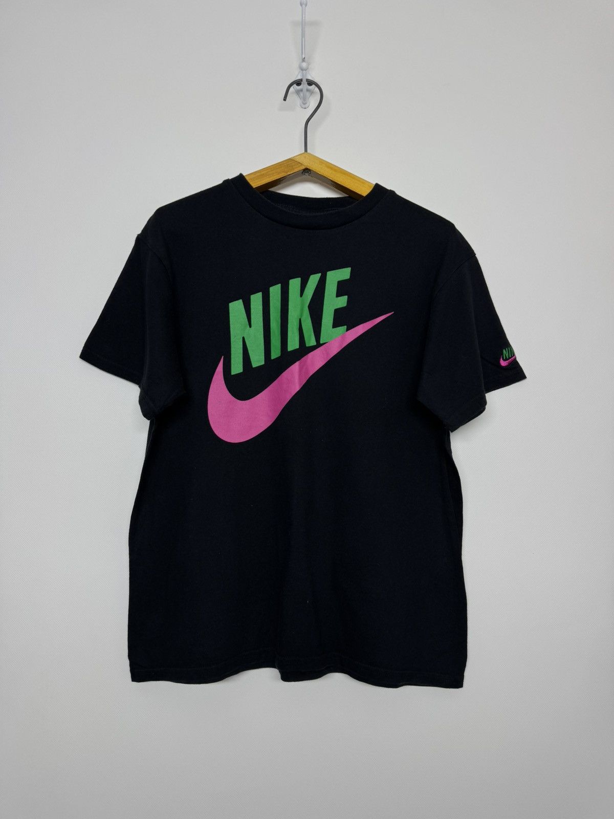 Nike Vintage Y2k Nike Big Swoosh T Shirt 00’s Size US XS / EU 42 / 0 - 4 Thumbnail