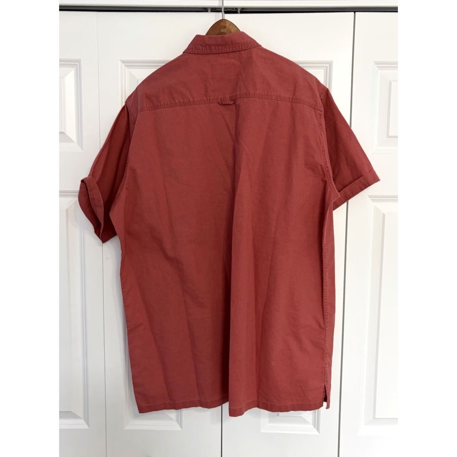 Vintage VINTAGE: No RedHead Shirt Mens Red Short Sleeve Button-Down Collared Pocketed 47in Chest All Seasons Outdoor Fish Pattern Casual Workwear Travel Size US 33 - 2 Thumbnail