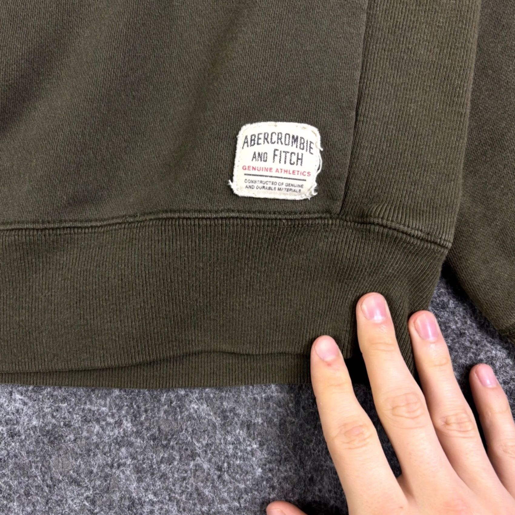 Abercrombie & Fitch Abercrombie & Fitch Mens Crewneck Sweatshirt Olive Green Number 29 Patch Large Size US L / EU 52-54 / 3 - 4 Thumbnail