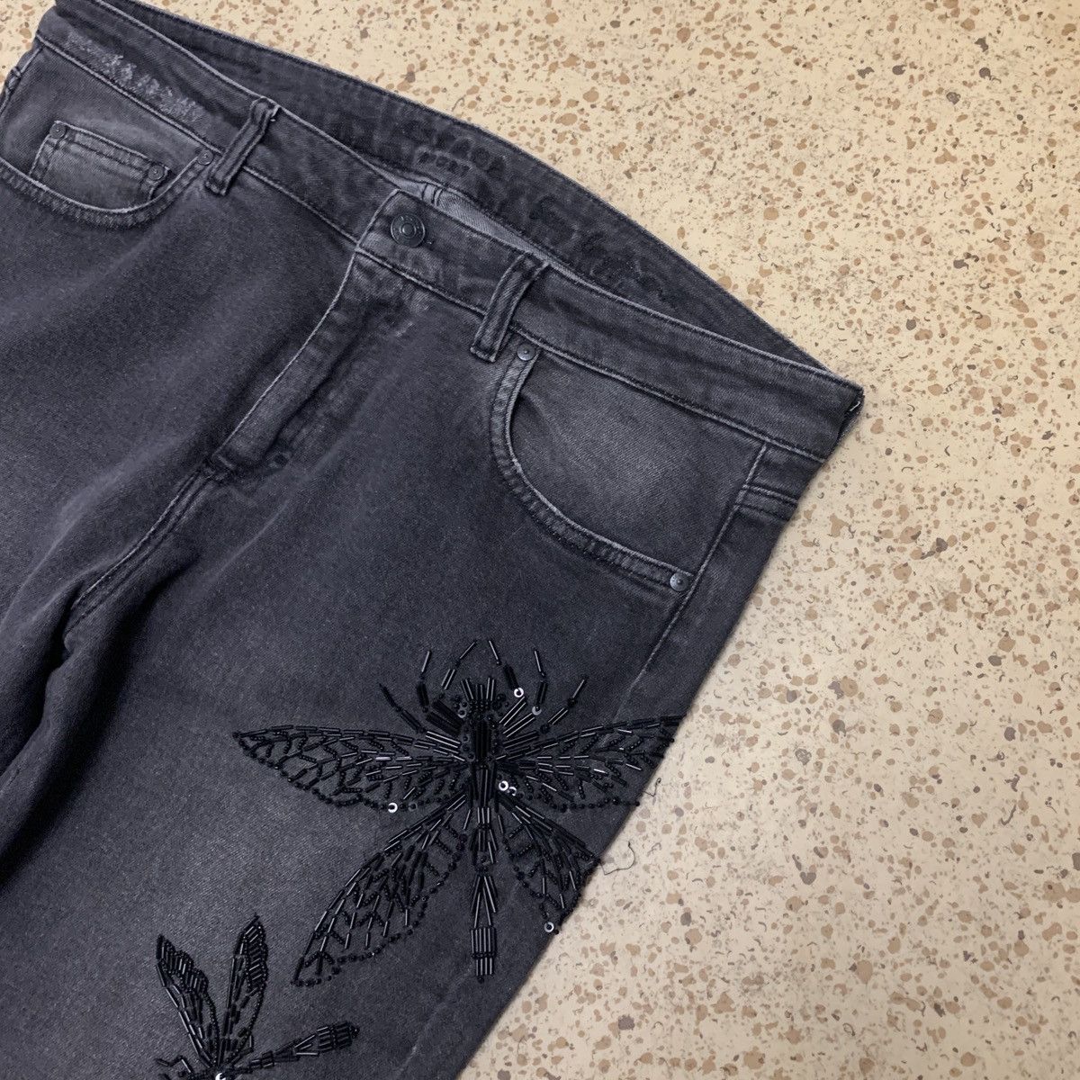 Escada Escada Very Rare Dragonfly Grey Washed Jeans NEW Size 25" / US 0 / IT 36 - 16 Thumbnail