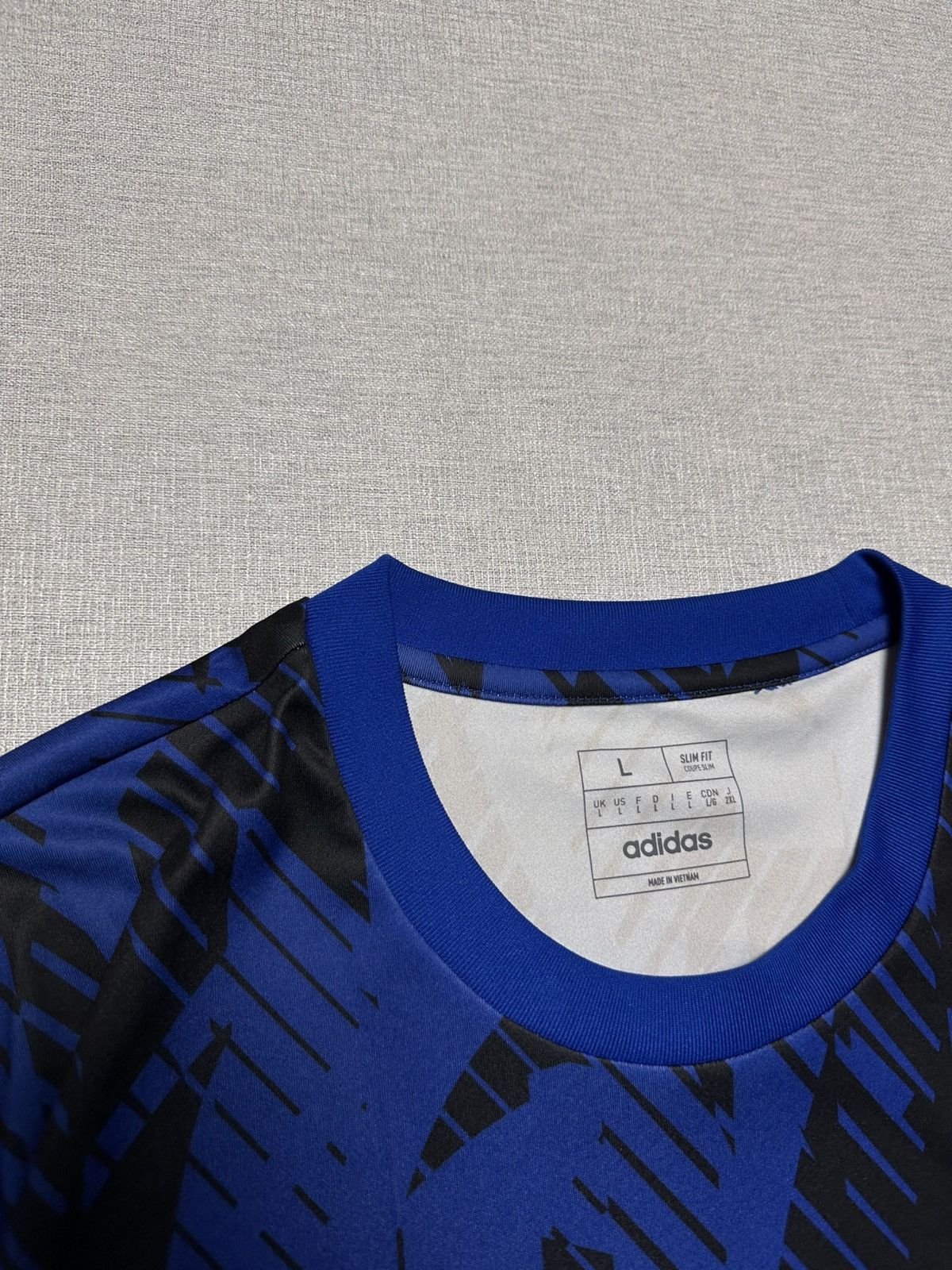 Adidas Adidas Argentina 2022 WC Prematch Kit Size US L / EU 52-54 / 3 - 4 Thumbnail