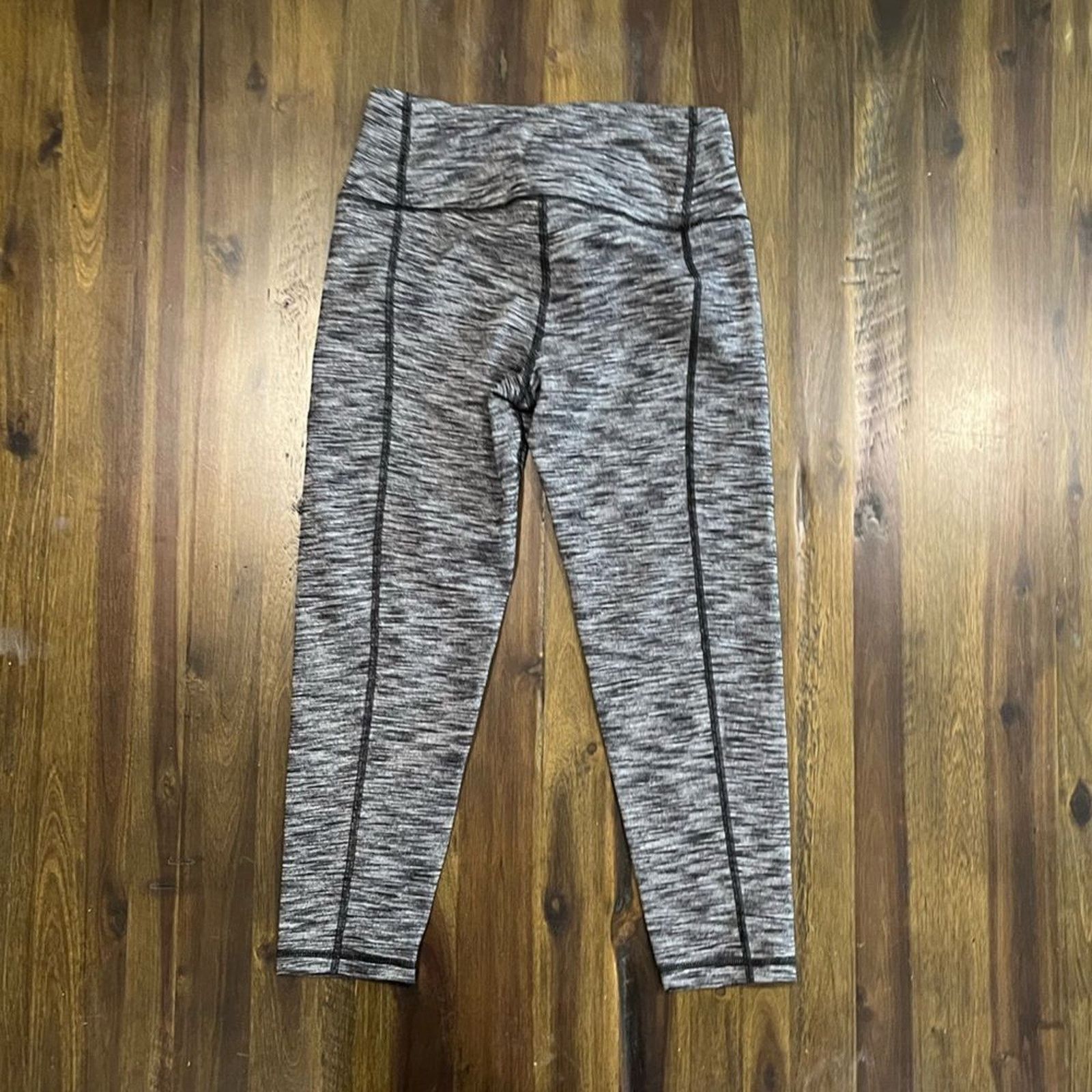 Victoria's Secret NWOT Victoria's Secret Athletic Capri Length Leggings - SM Size 26" / US 2 / IT 38 - 4 Thumbnail